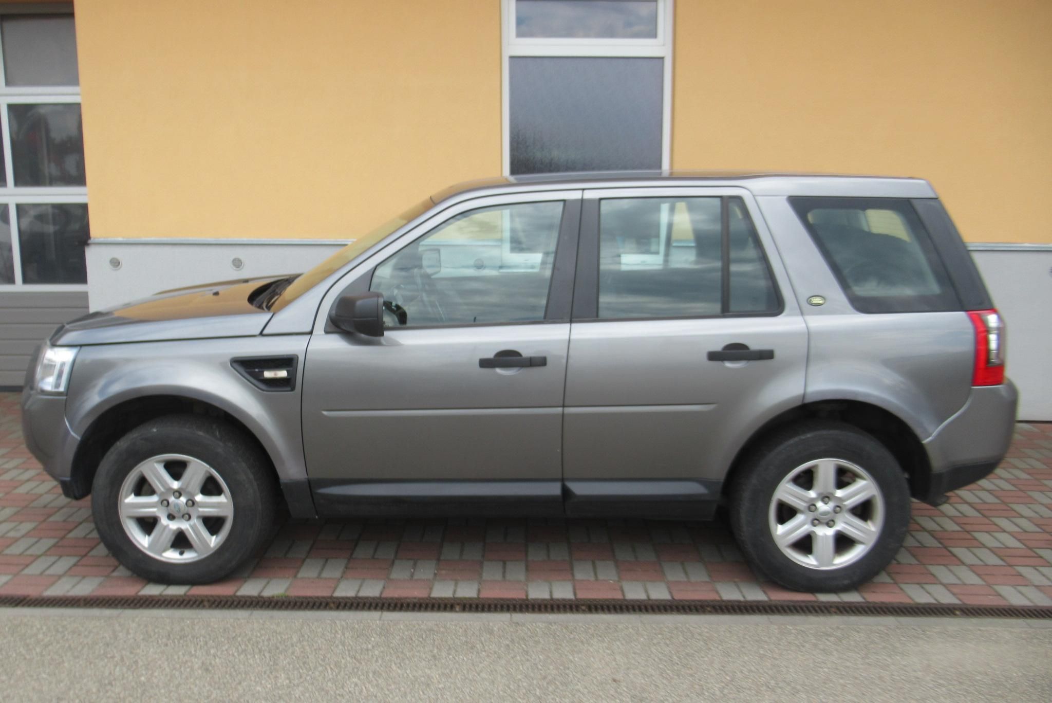 Land Rover Freelander, 2.2TD 4x4 AUT. KLIMA TAŽNÉ - fotka 6