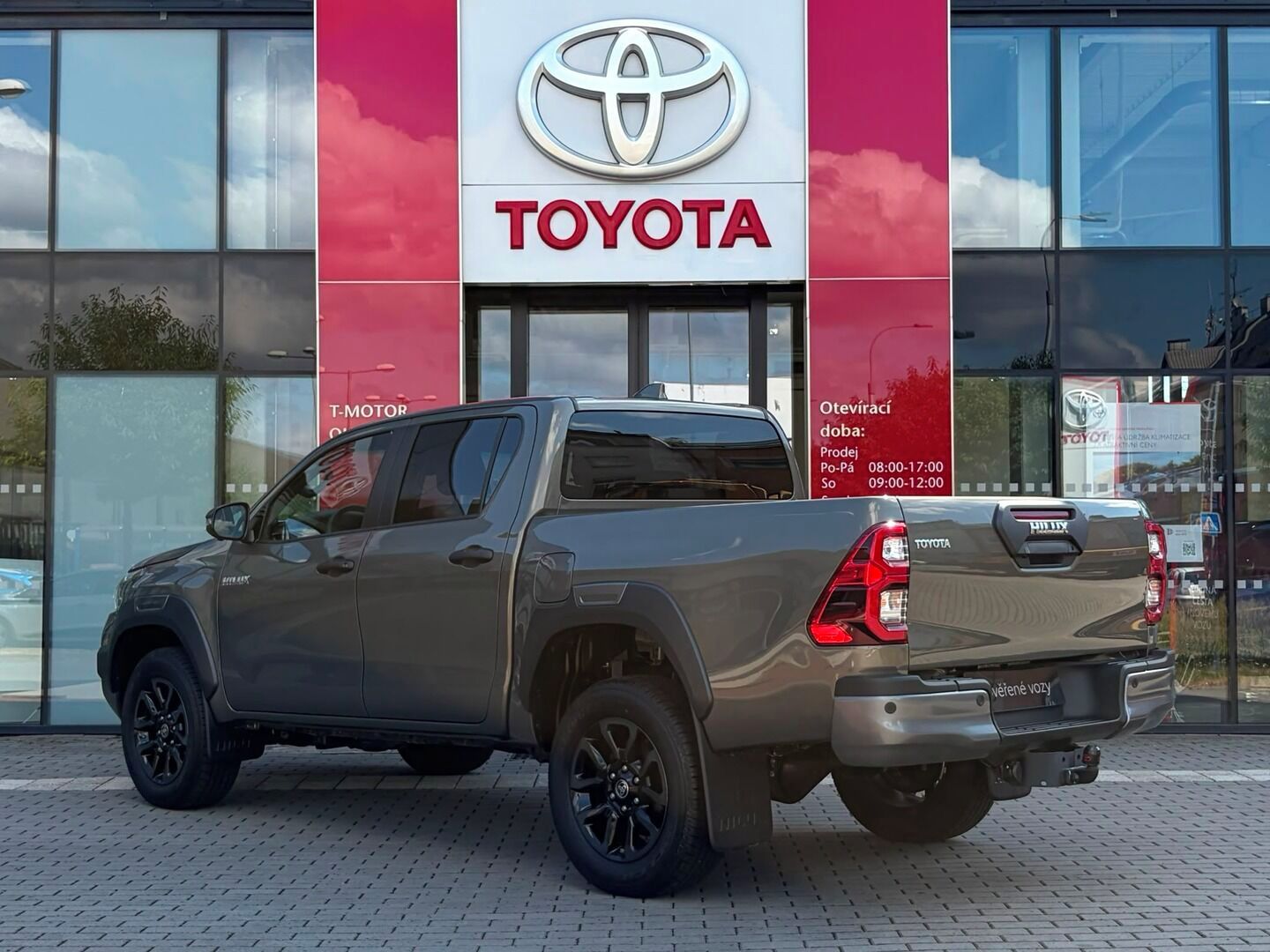 Toyota Hilux, Double cap 2.8 invincible - fotka 2