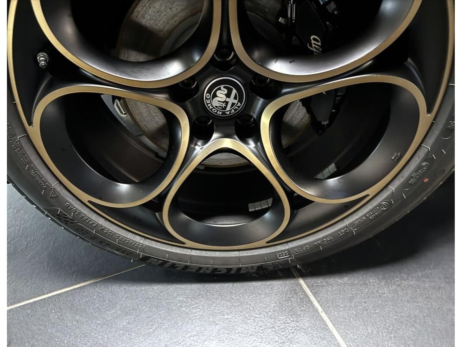 Alfa Romeo Stelvio, 2.0 T 280k AT8 ZF Q4 4x4 - fotka 6
