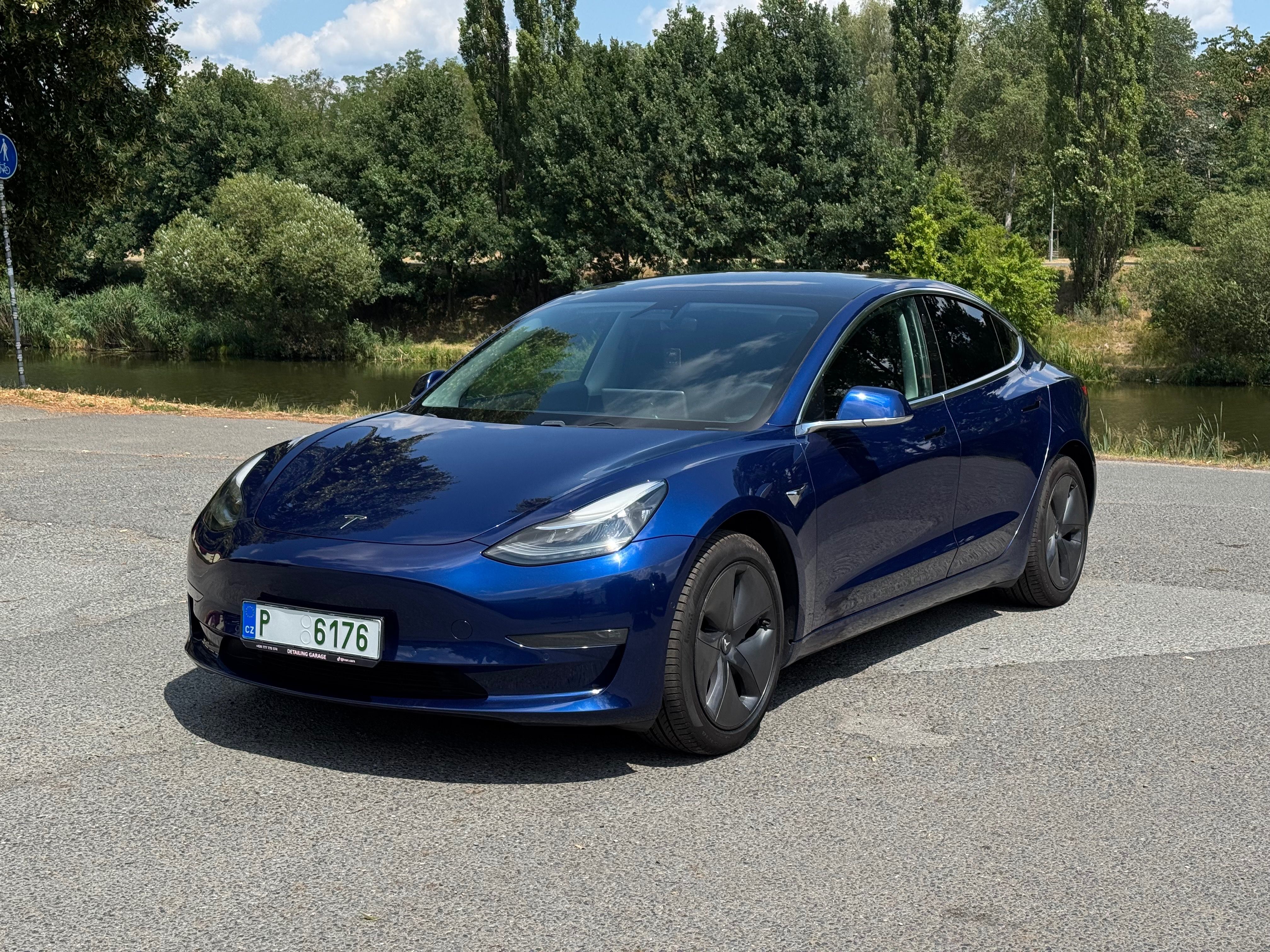 Tesla Model 3, SR+