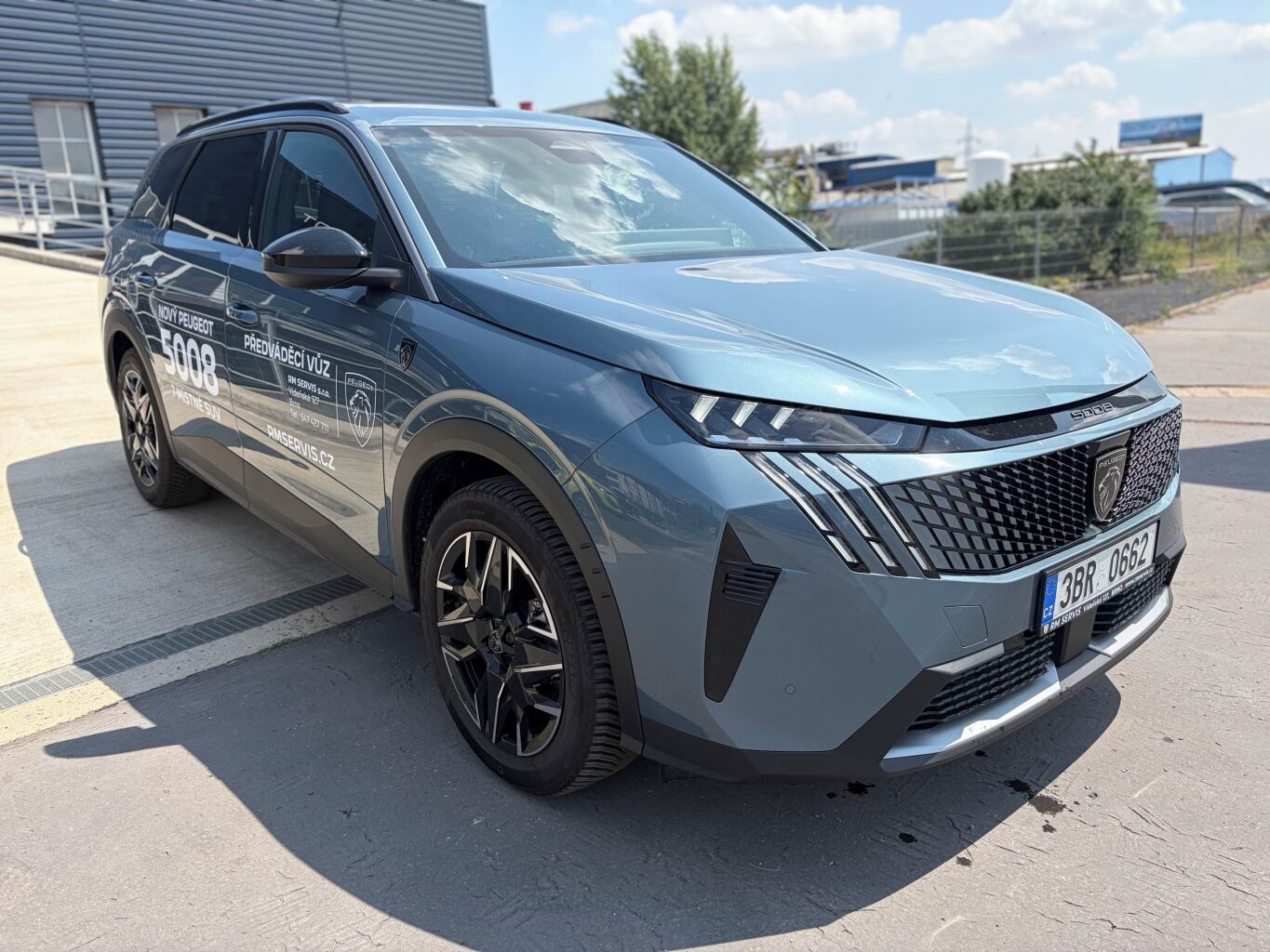 Peugeot 5008, GT Hybrid 145 e-DCS6- CELOROČN - fotka 3