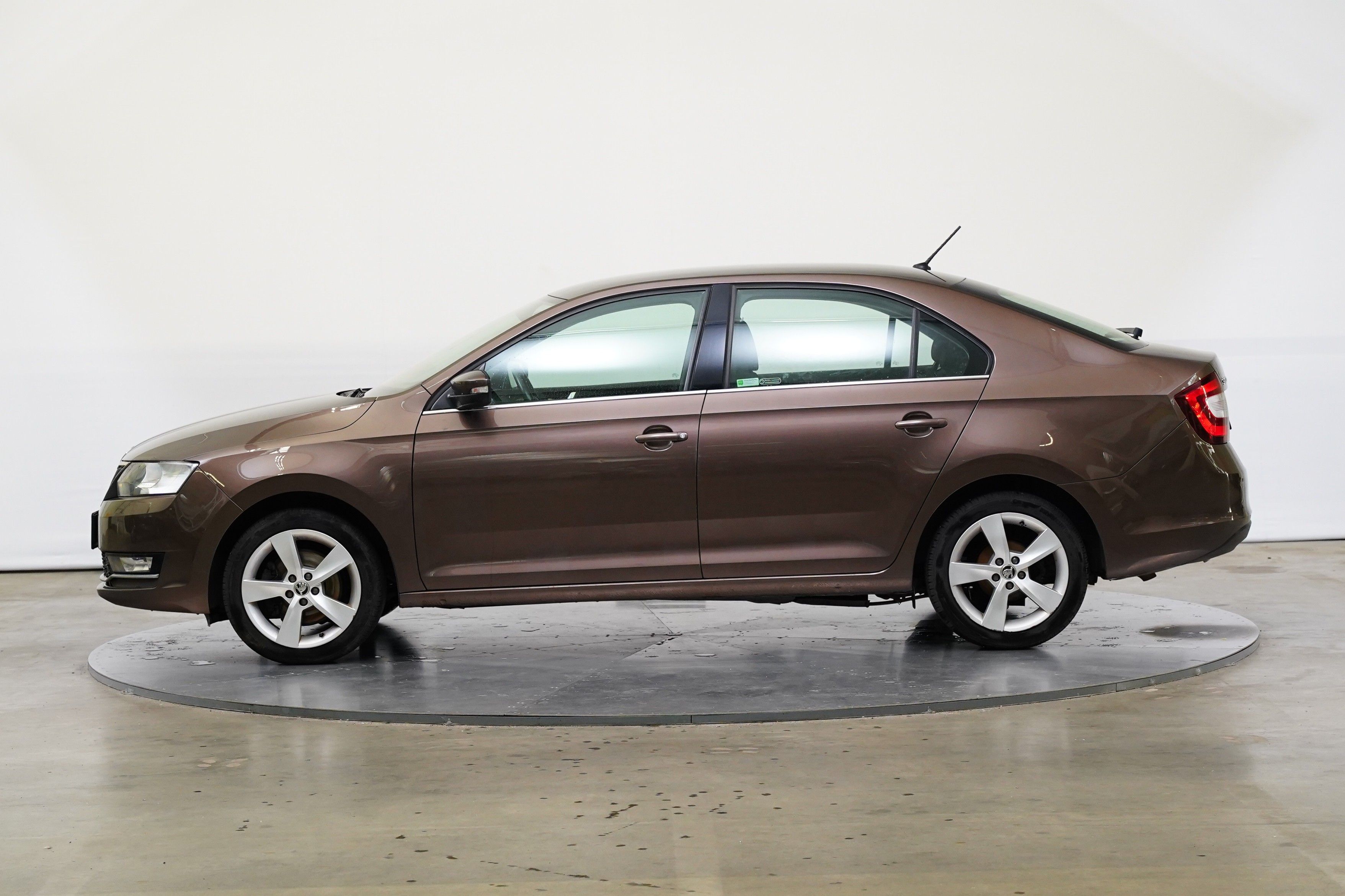 Škoda Rapid, 1.0 TSI 81 kW Style - fotka 3