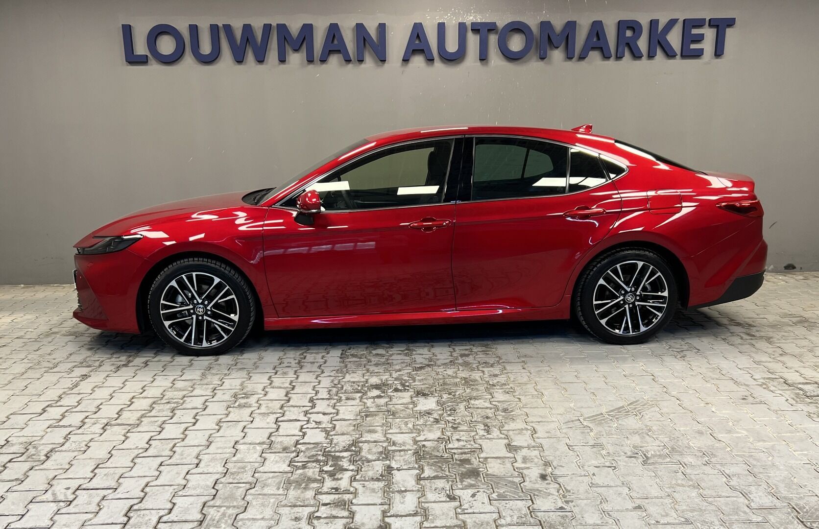 Toyota Camry, 2.5 Hybrid AT EXECUTIVE - fotka 4