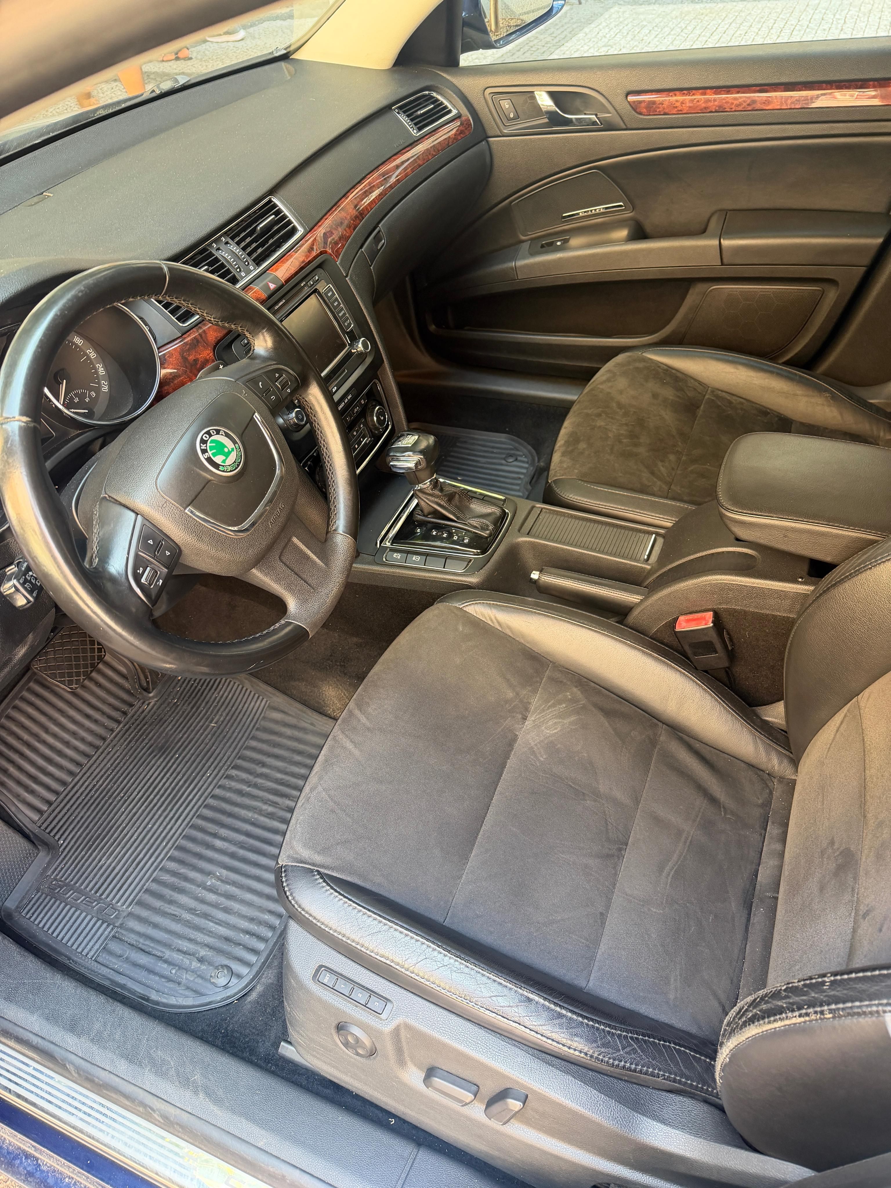 Škoda Superb, 3,6 benzin automat,top vzhled - fotka 6