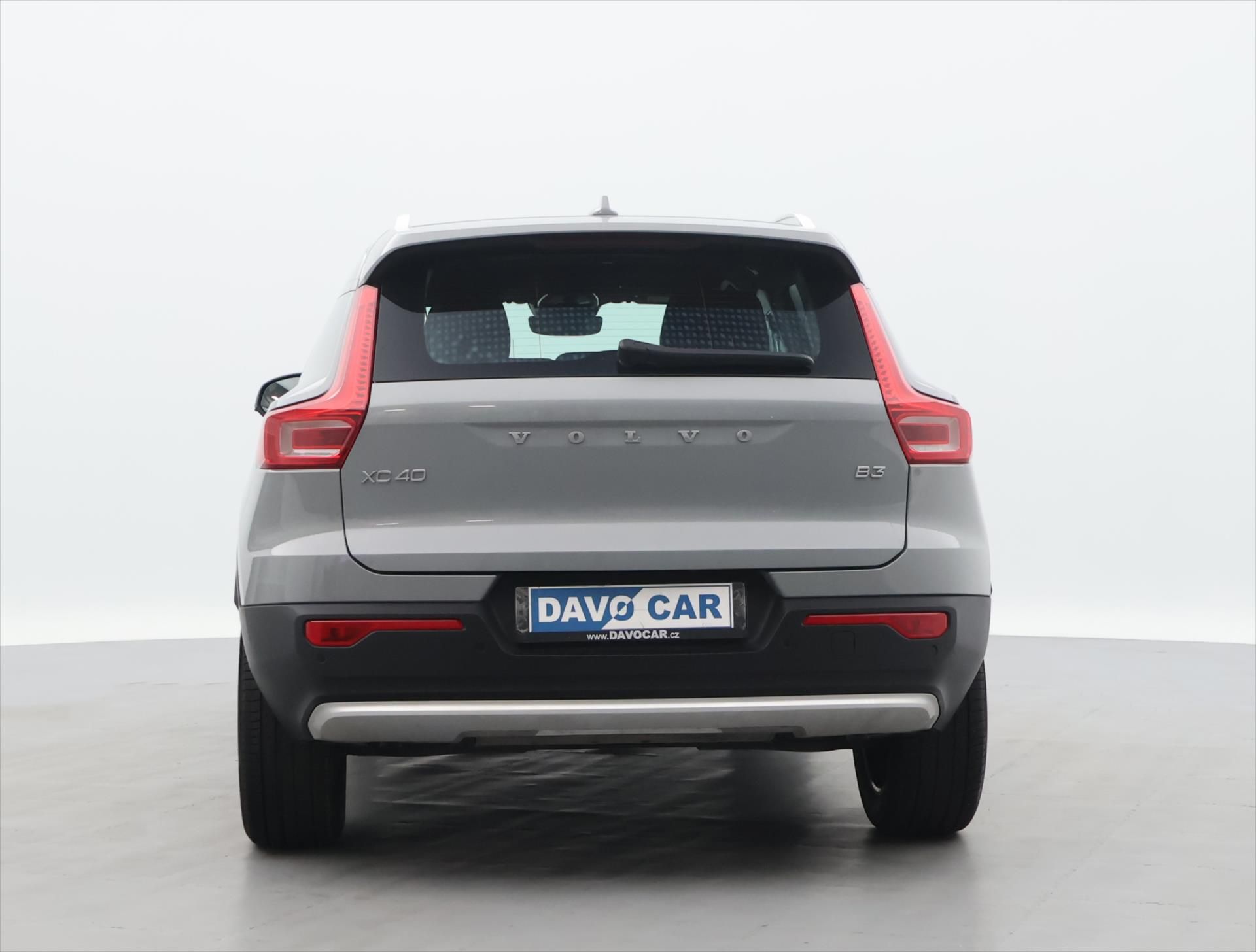 Volvo XC40, 2.0 B3 120kW Core DCT CZ DPH - fotka 6