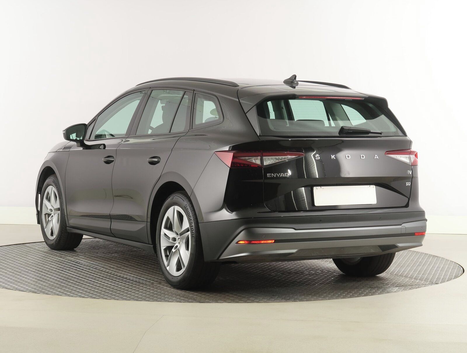 Škoda Enyaq iV, 60 (62 kWh), SoH 92%, Automat - fotka 4