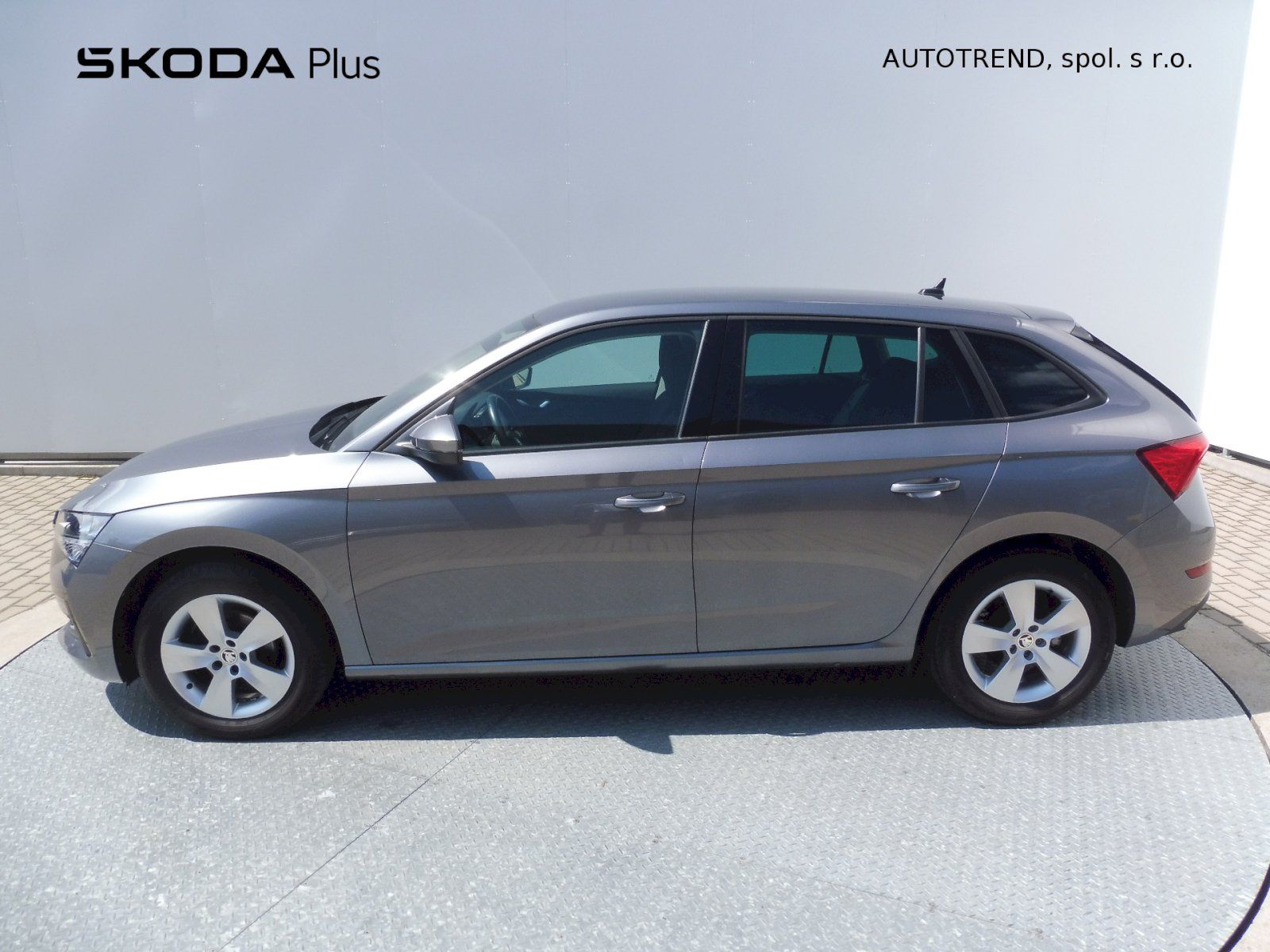 Škoda Scala, Ambition 1,0 TSI 81kW - fotka 3