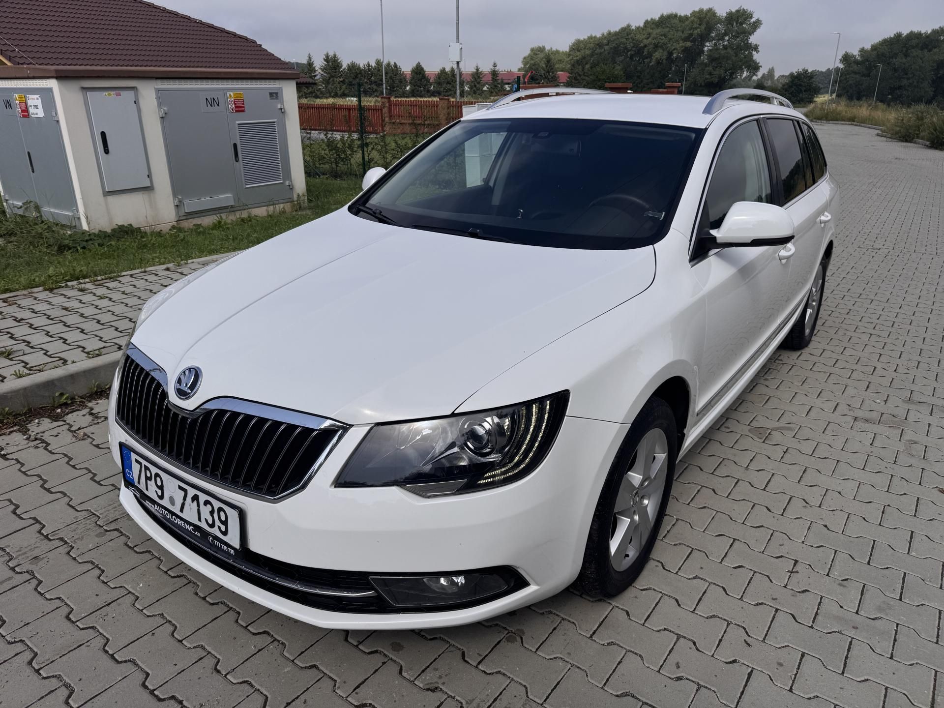 Škoda Superb, 2.0TDI 103Kw DSG Elegance - fotka 2