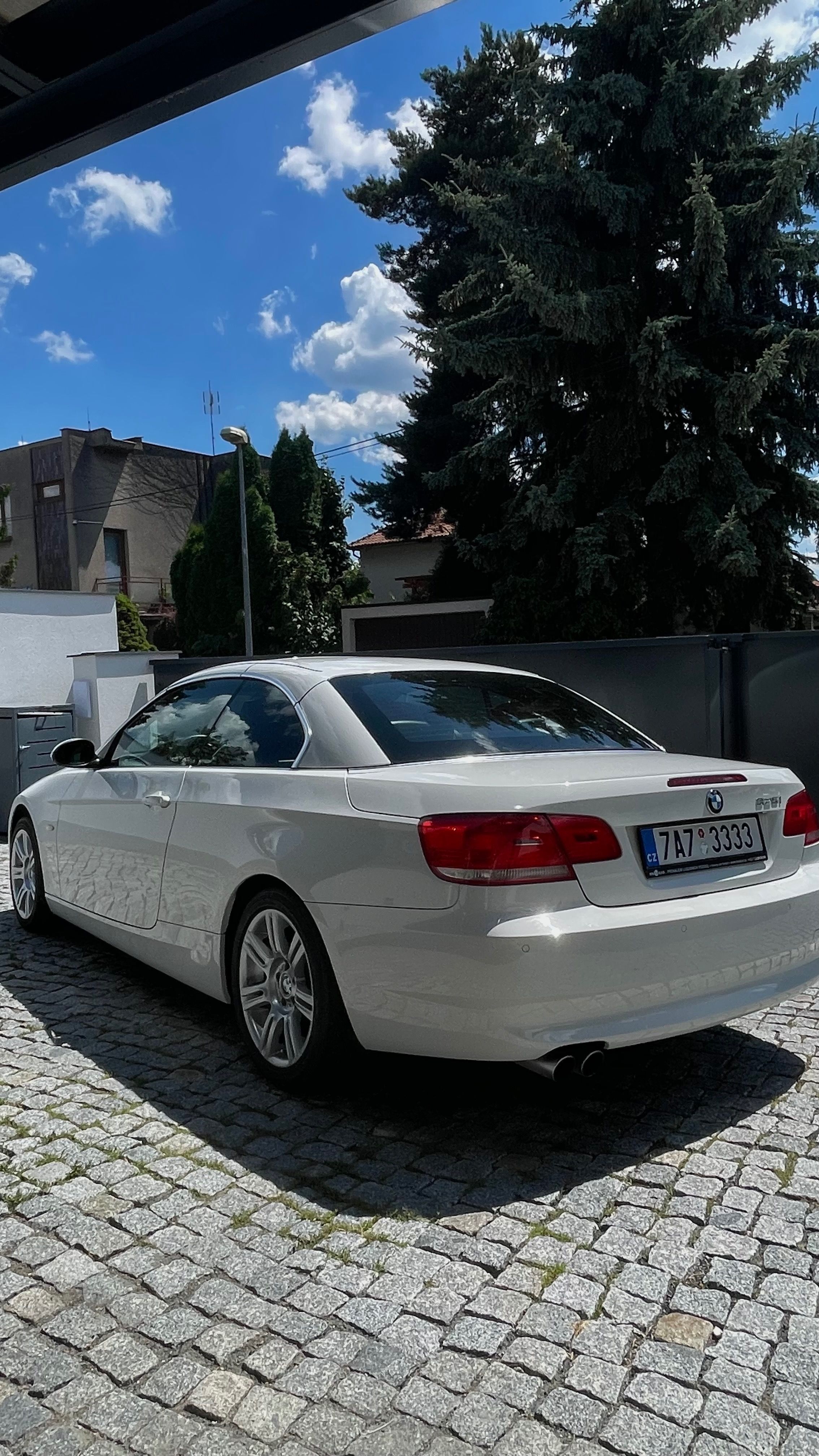 BMW Řada 3, BMW 325i Cabrio (E93)/ M paket - fotka 4