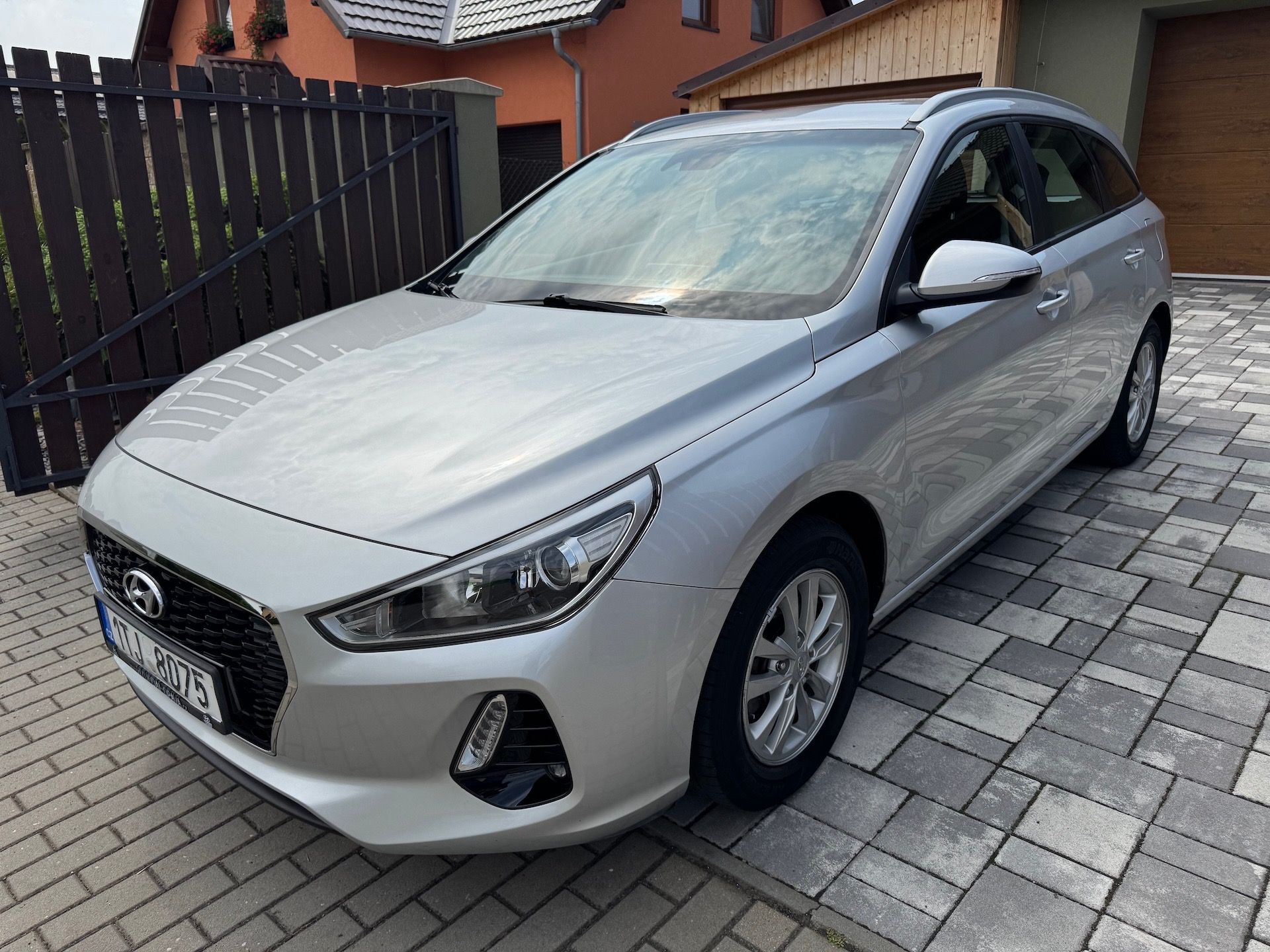 Hyundai i30, 1.4 T-GDi 103kW ČR !60.000km! - fotka 6