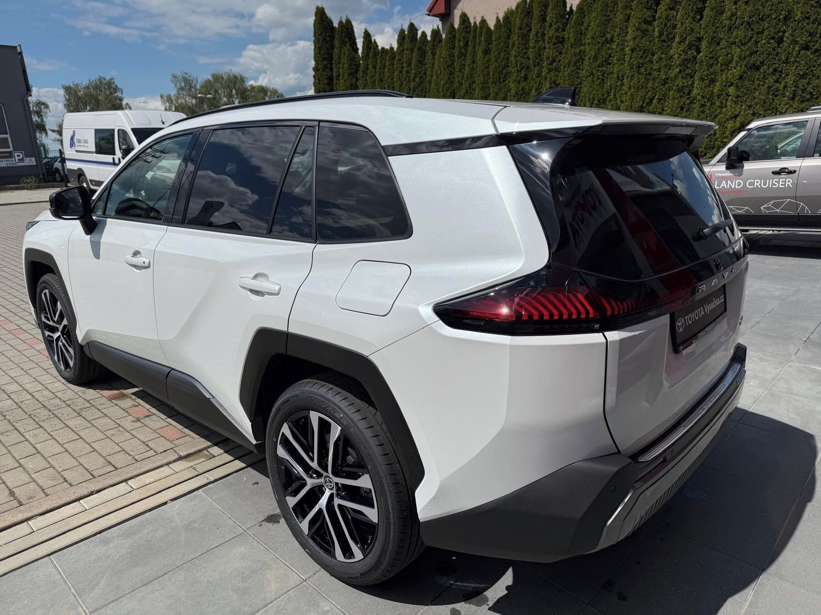 Toyota Rav4, 2.5PHEV 309PS4x4 ExecutiveSky - fotka 4
