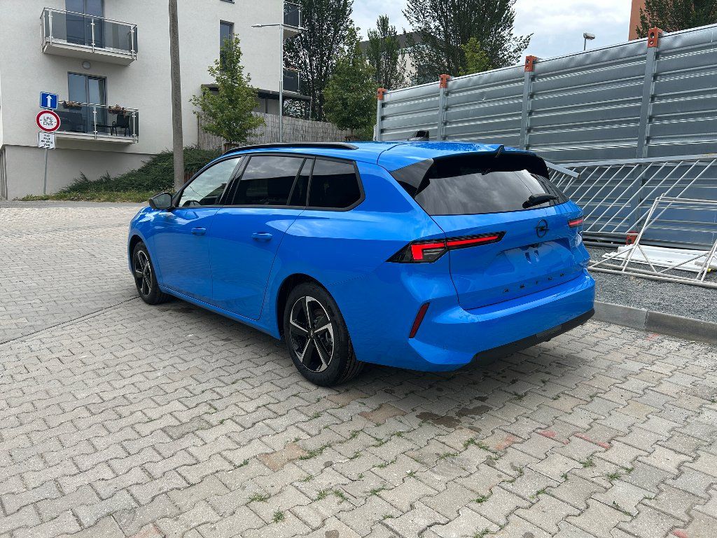 Opel Astra, ST Edition 1,2 Turbo 107kW AT - fotka 3