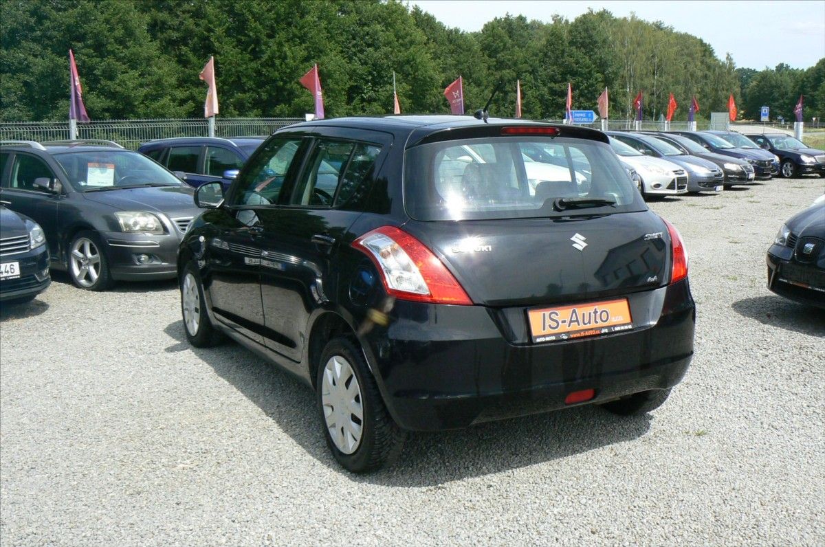 Suzuki Swift, 1,2 GL  4x4 - fotka 5
