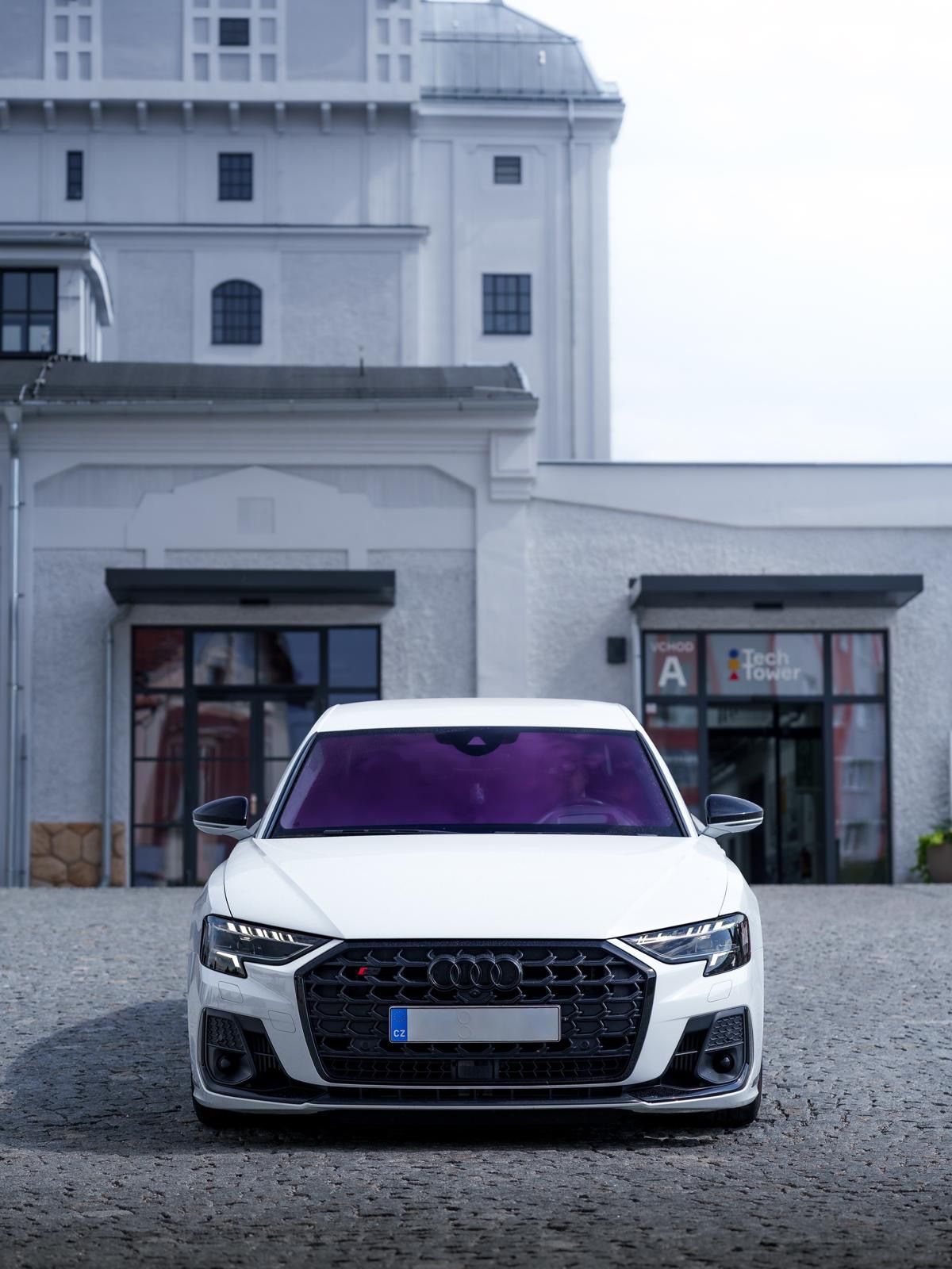 Audi S8 - fotka 3