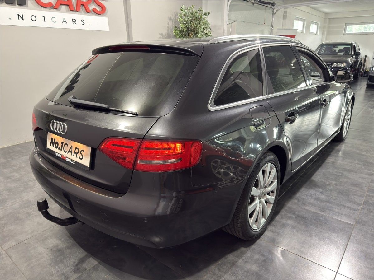 Audi A4, 2,0   TDI B8 1.MAJITEL BI-XEN - fotka 5
