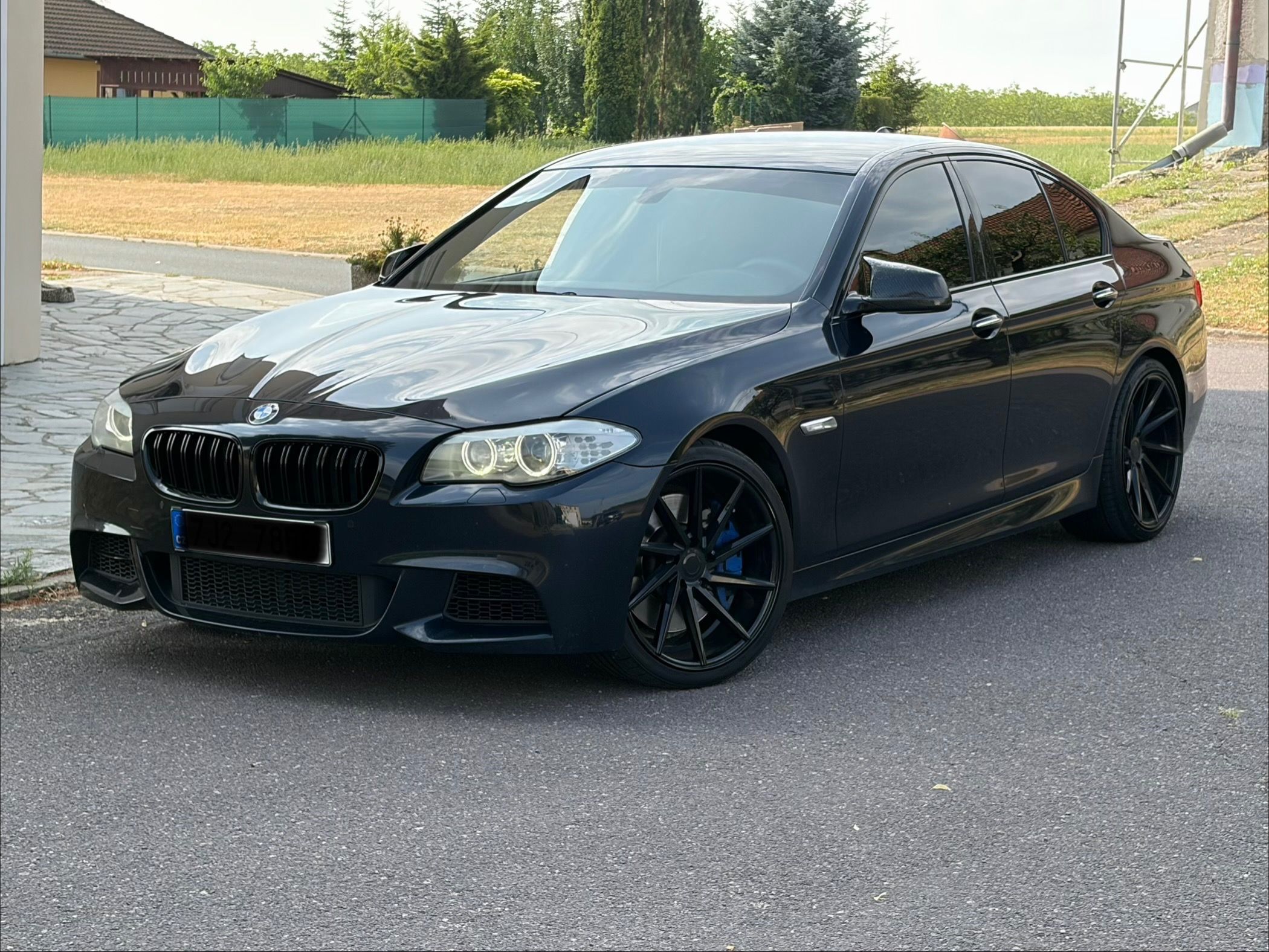 BMW Řada 5, M550d xDRIVE/ČR/ - fotka 2