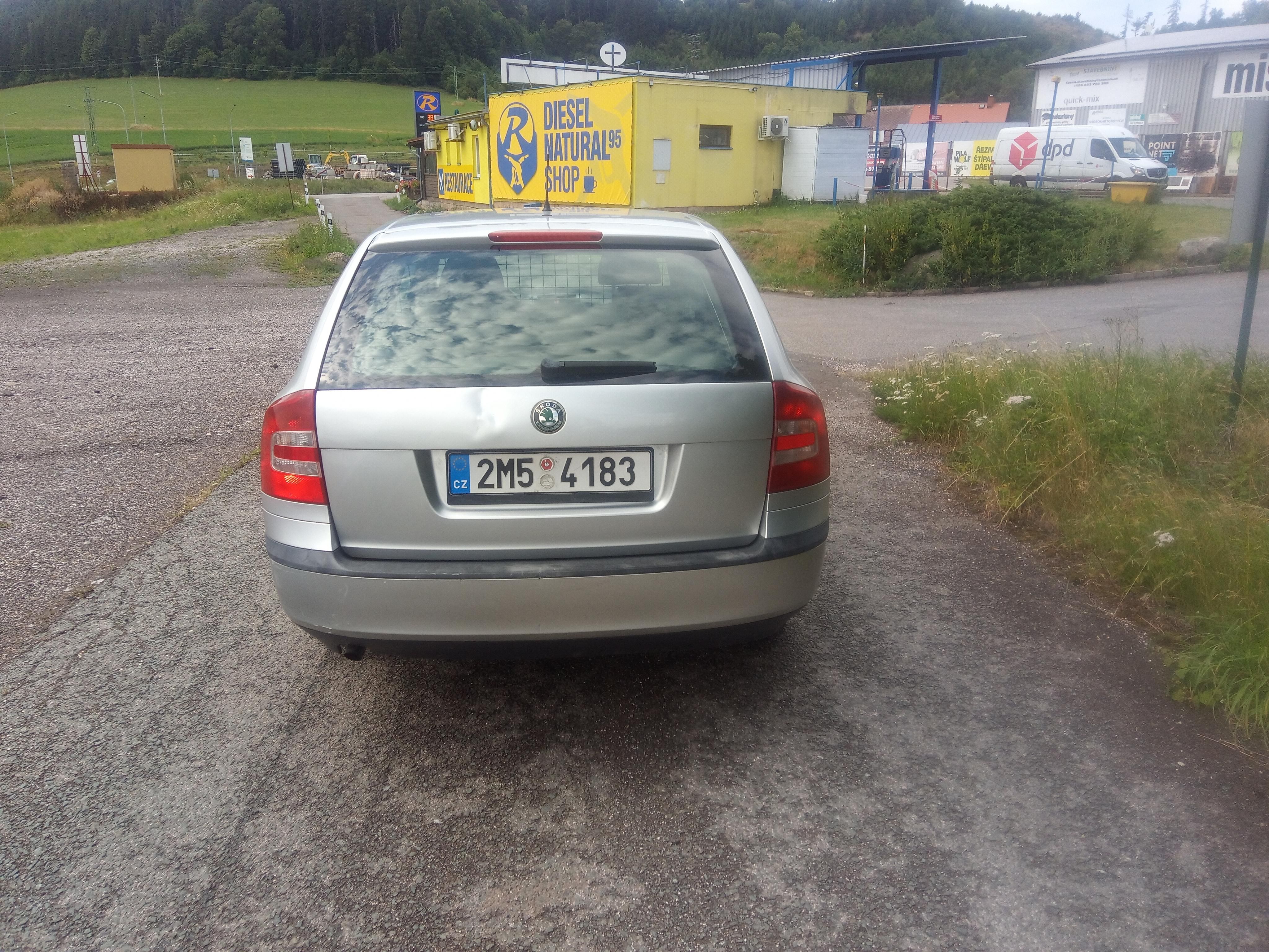 Škoda Octavia, 1,6 MPi, serviska - fotka 5
