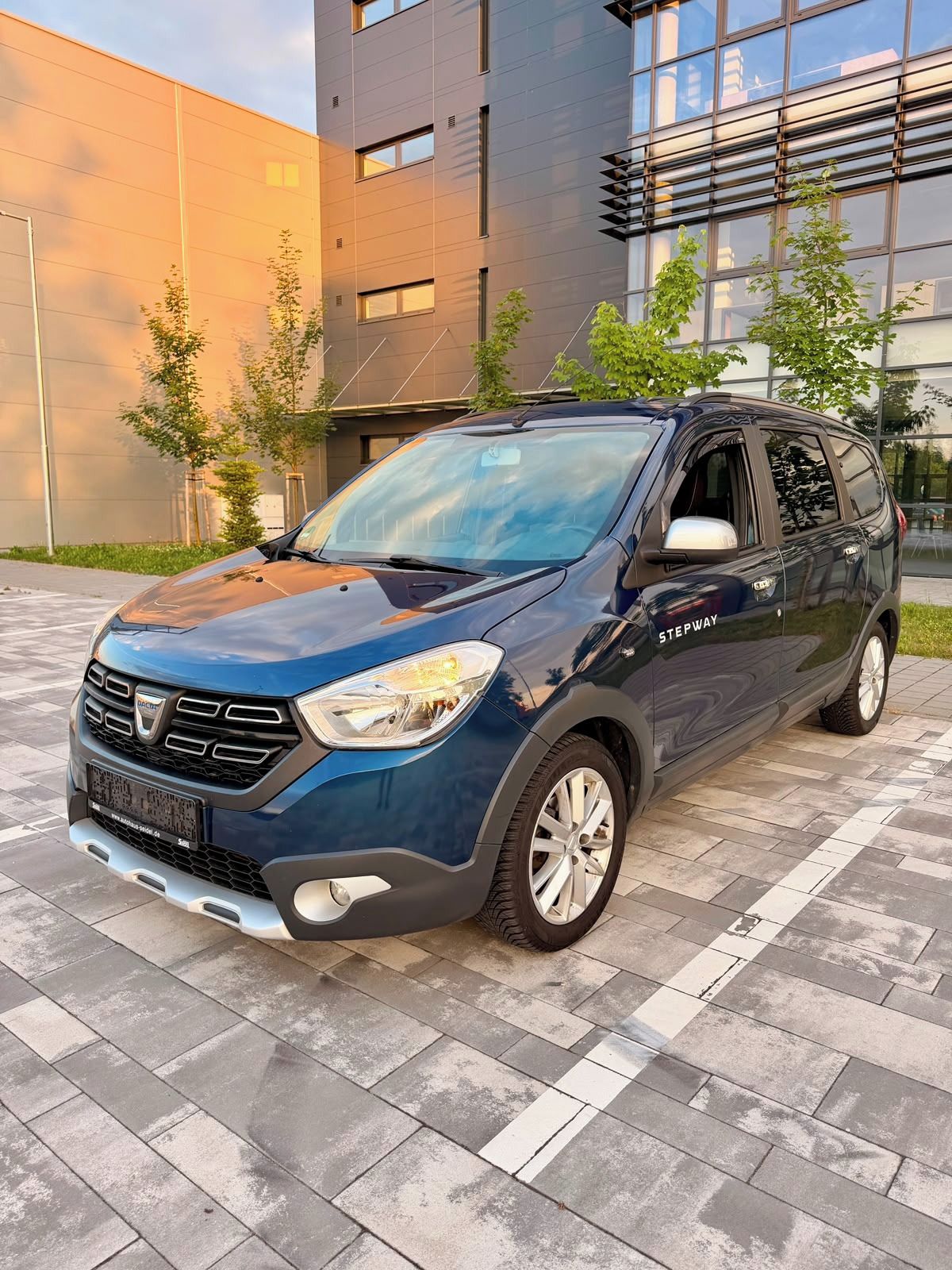 Dacia Lodgy, 1.6 SCe 7 míst - fotka 5
