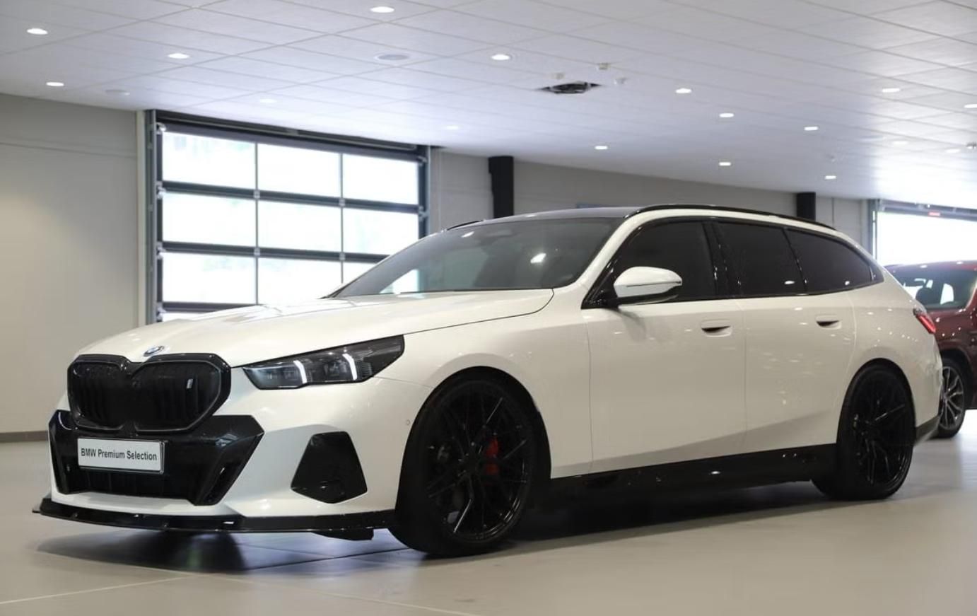 BMW i5, eDrive40 Touring M Kam Pano.