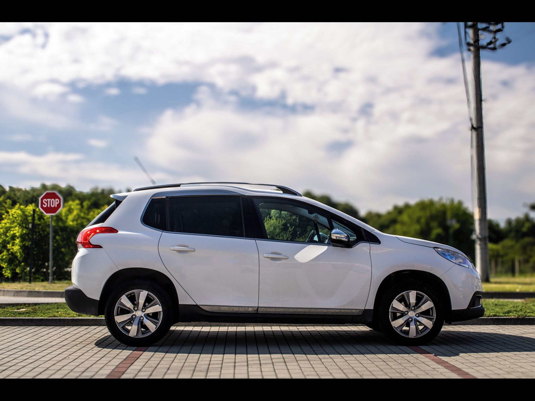 Peugeot 2008, 1.2 PureTech - fotka 4