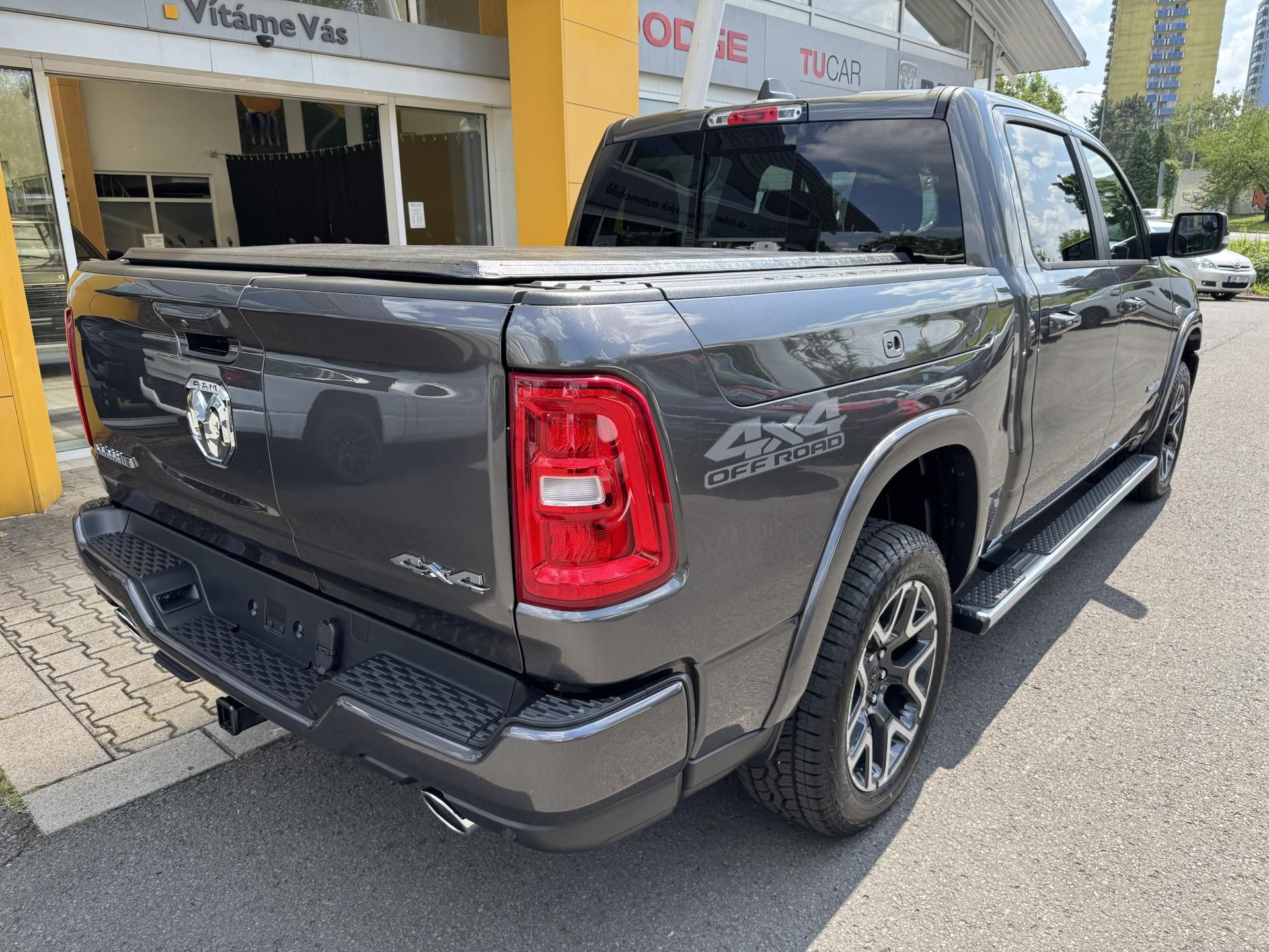 RAM 1500, 5,7 HEMI Laramie Rambox - fotka 5