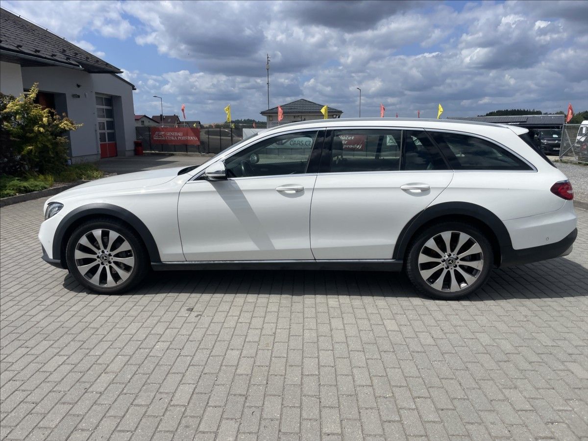 Mercedes-Benz Třídy E, 2,0 ALLTERRAIN 4Matic LED HUD - fotka 2