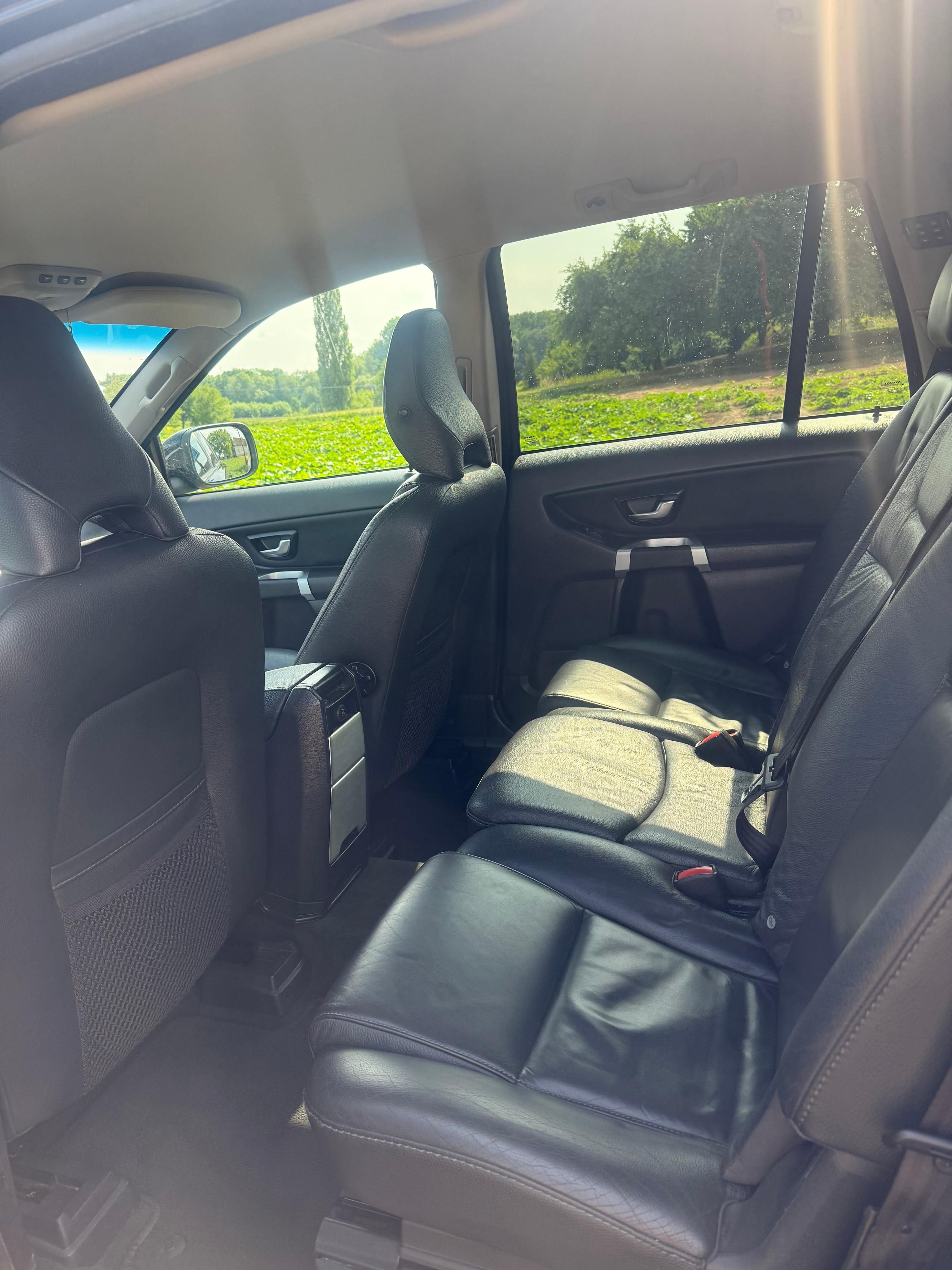Volvo XC90, 2.4 D5 7míst - fotka 3