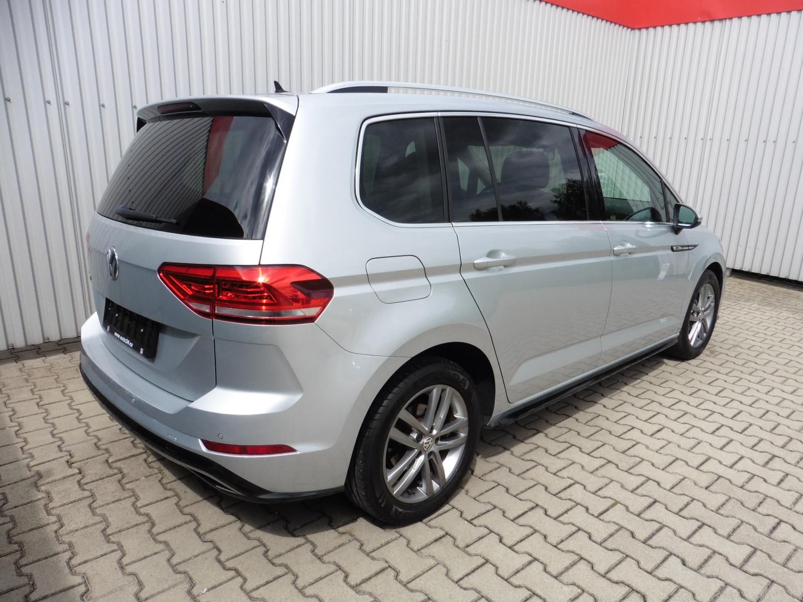 Volkswagen Touran, 1,4 TSI R-Line, Navi, ... - fotka 3