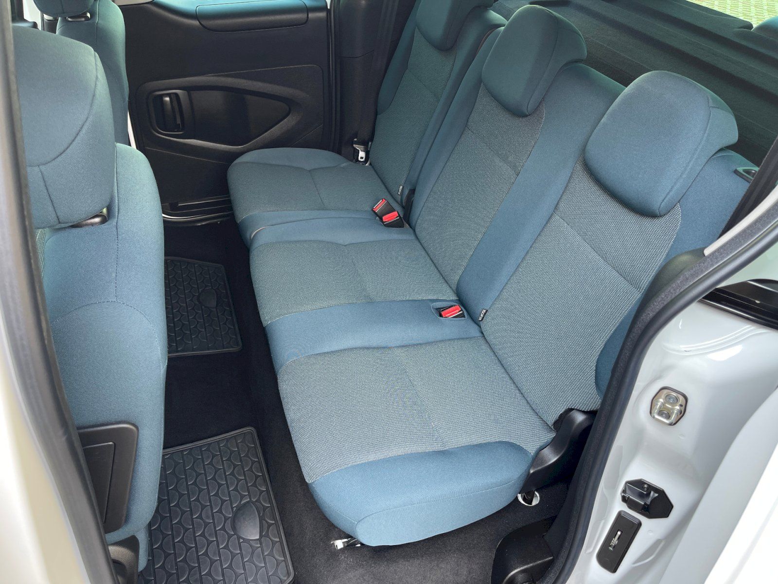 Citroën Berlingo, 1.6 BlueHDi / 73 kW Feel - fotka 6