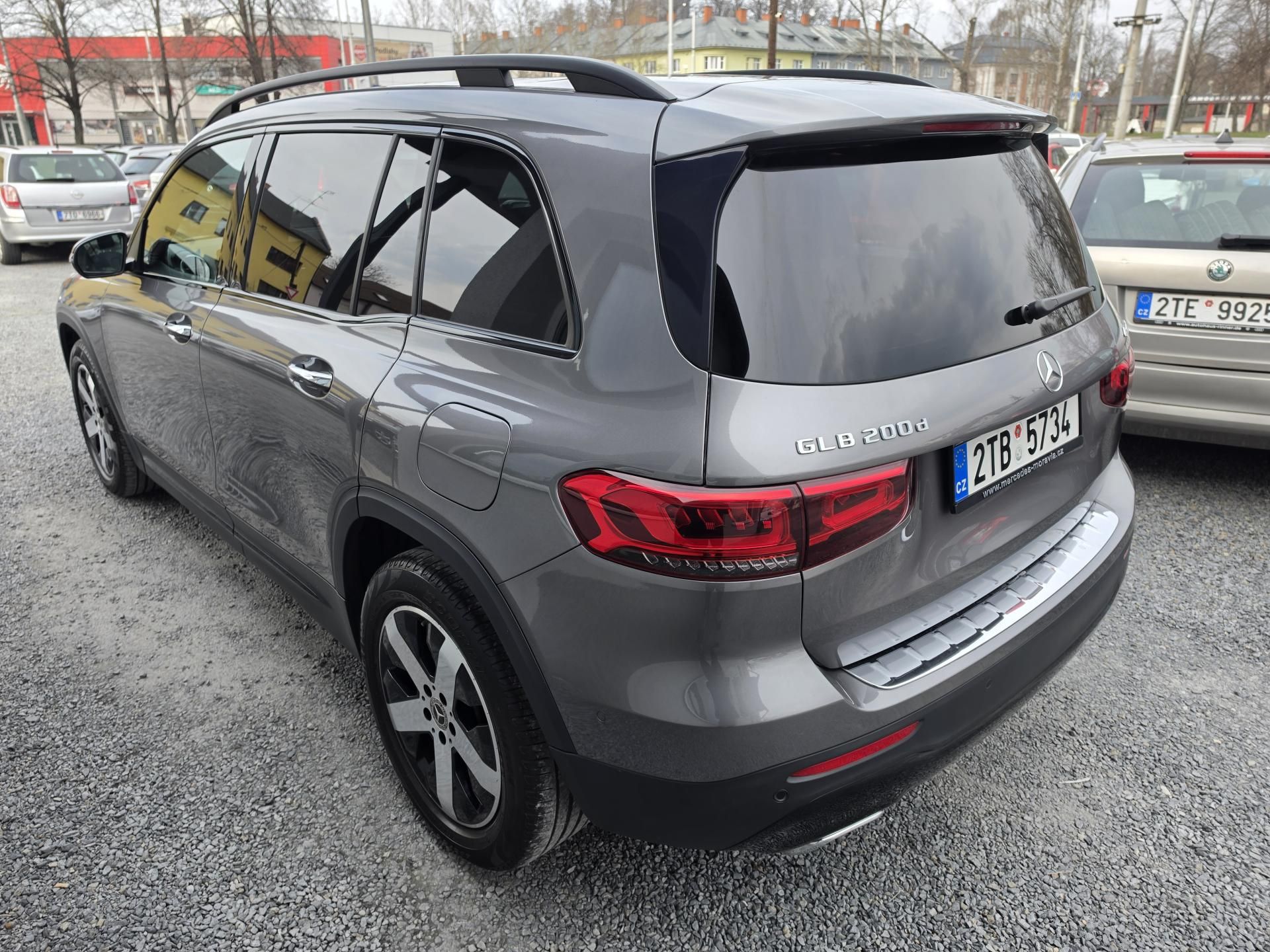 Mercedes-Benz GLB, 200 - fotka 3