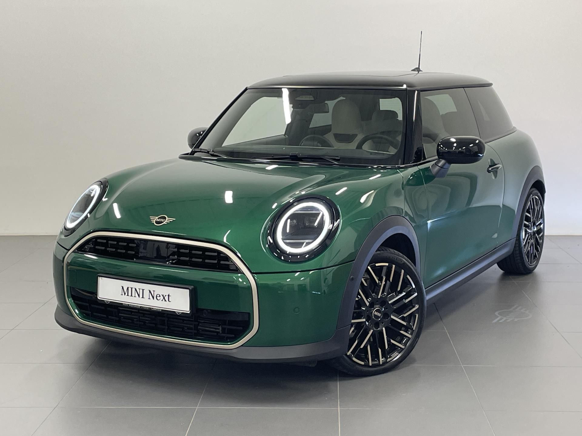 Mini Cooper, Cooper C,1. Majitel,MINI NEXT