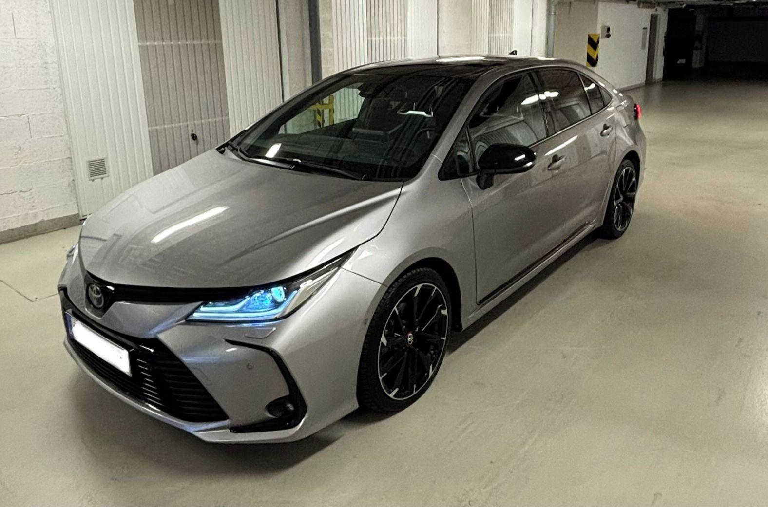Toyota Corolla, Toyota Corolla 1.8 Hybrid GR - fotka 3
