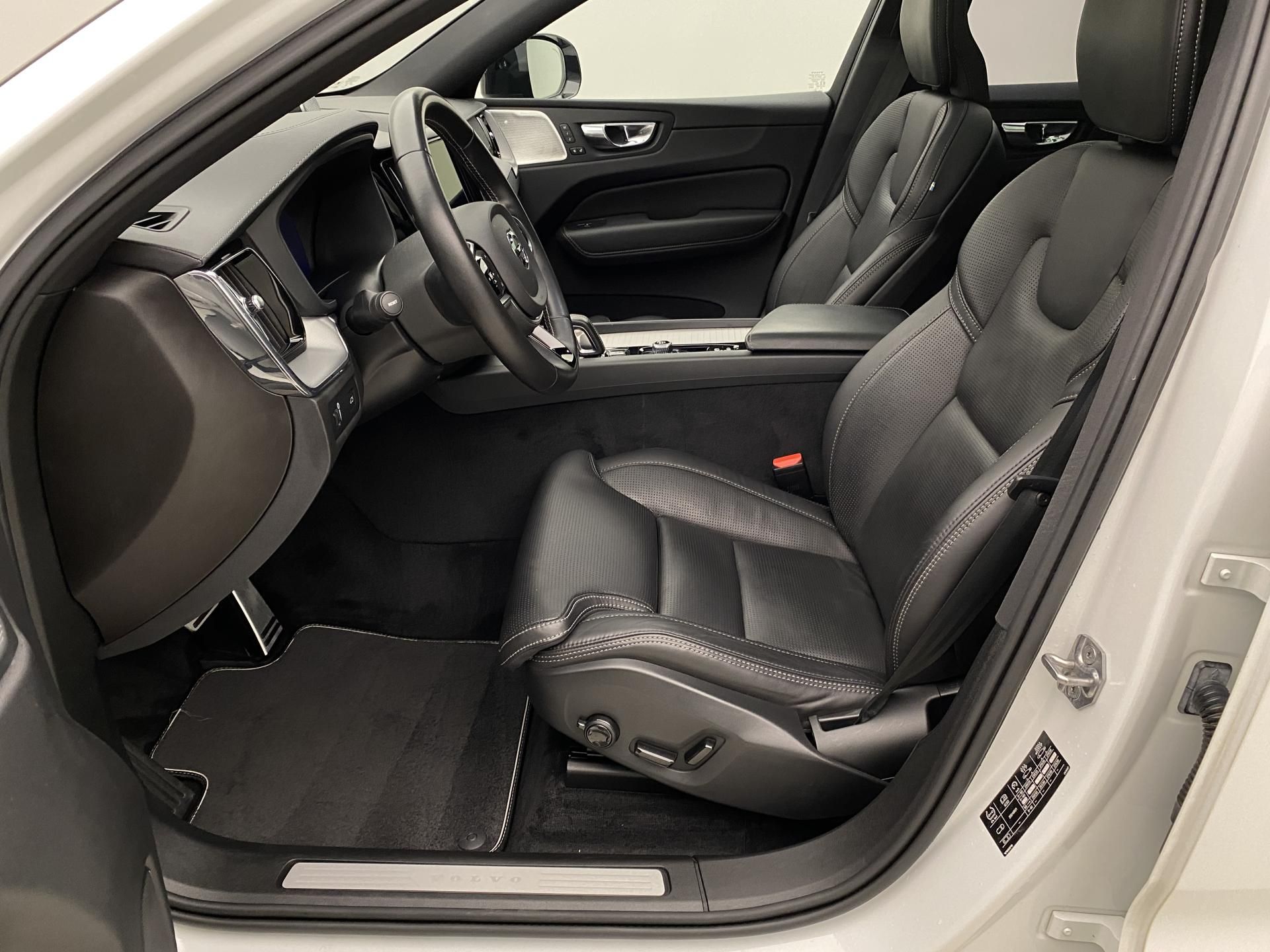Volvo XC60, B6 AWD R-DESIGN AUT - fotka 3
