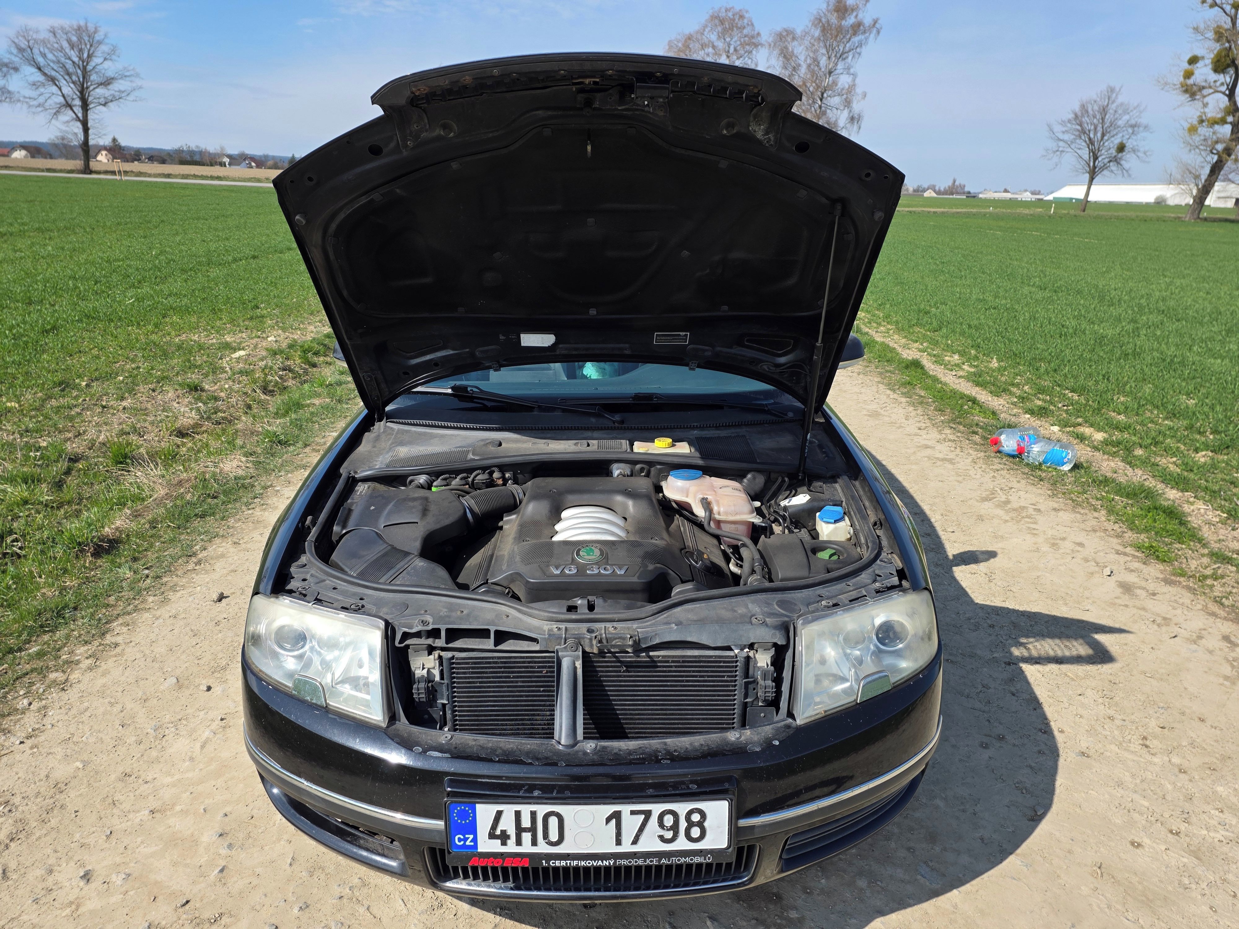 Škoda Superb, šestiválec automat - fotka 2