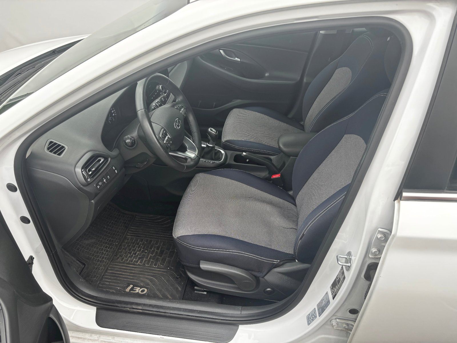 Hyundai i30, HYUNDAI I30 3. gen 1.5 T-GDI M - fotka 6