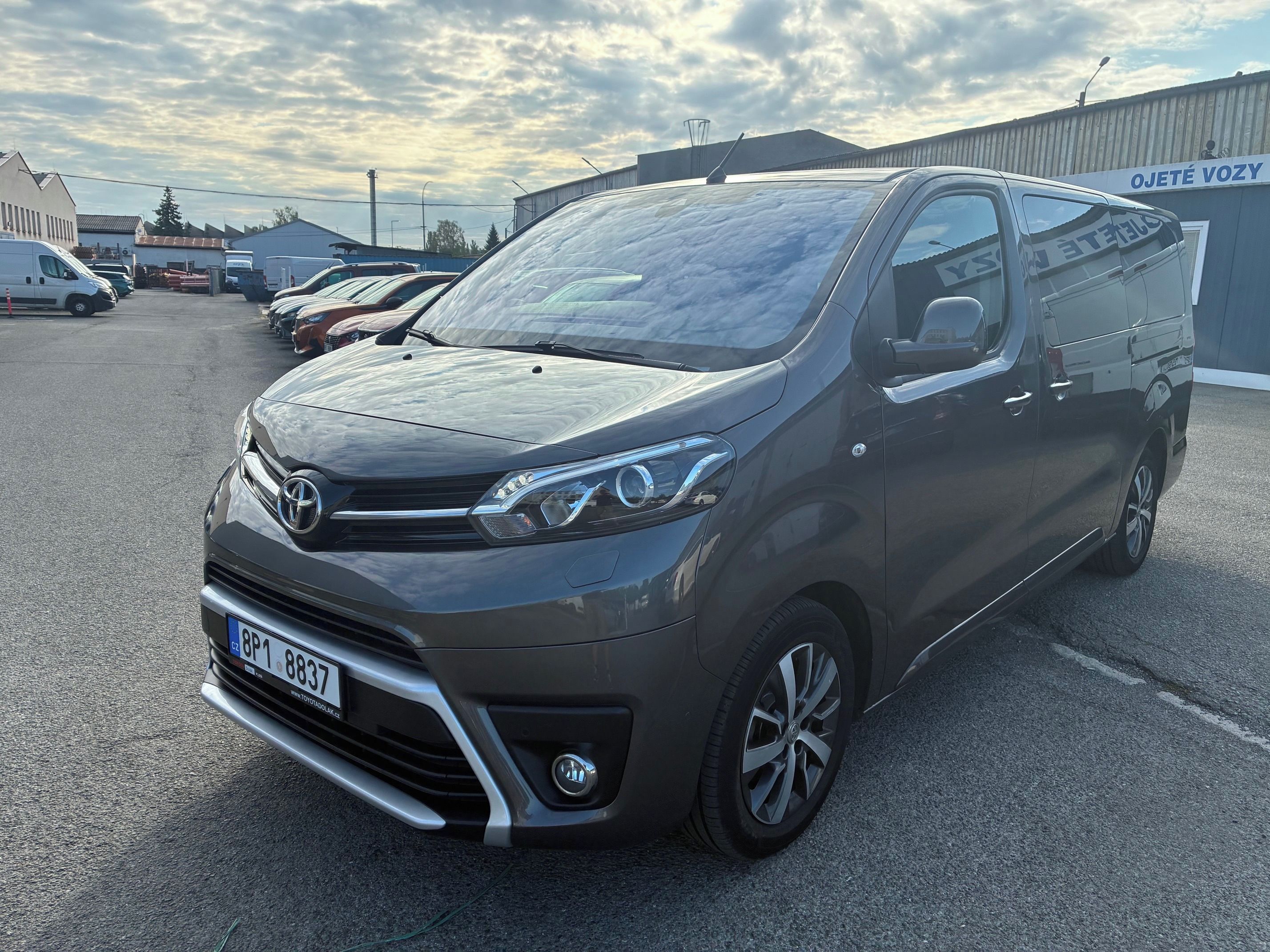 Toyota Proace, Verso 2,0 D-4D 150 Family8míst