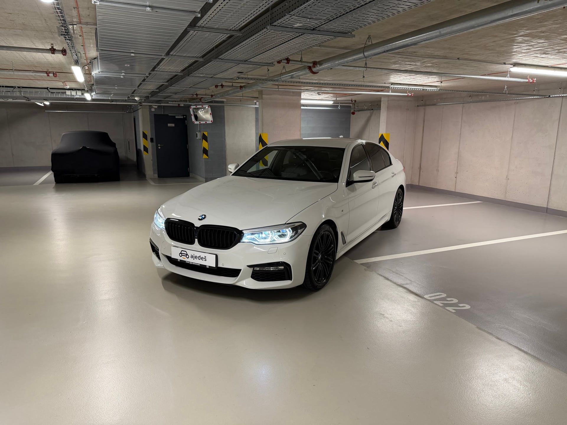 BMW Řada 5, 540i xDrive/M-paket/ČR/servis
