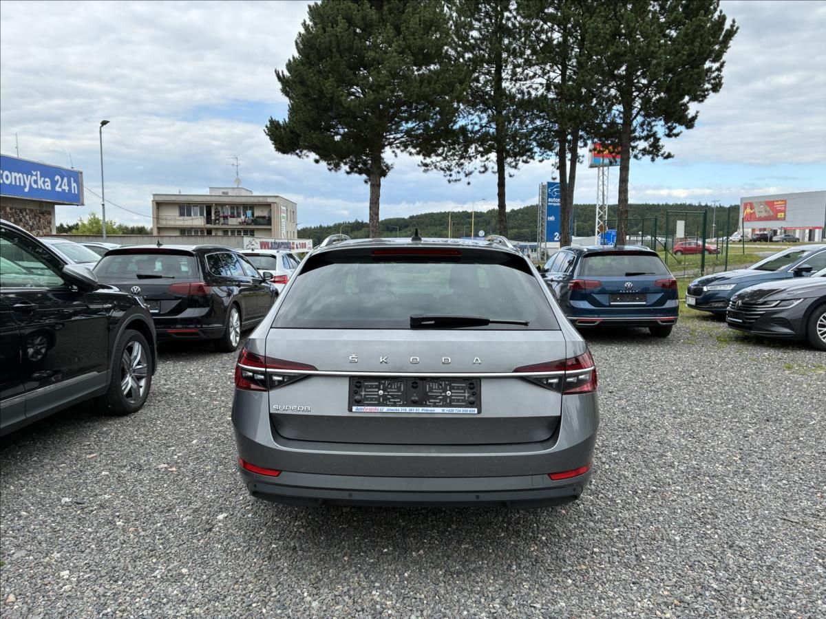 Škoda Superb, 2,0 STYLE,PANORAMA,TAŽNÉ,LED - fotka 5