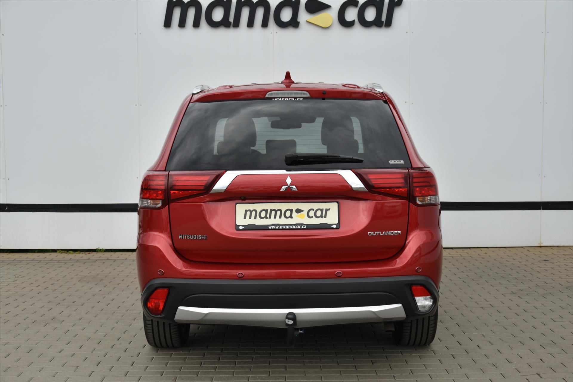 Mitsubishi Outlander, 2.2DI-D 110kW 4WD A/T 7MÍST ČR - fotka 6