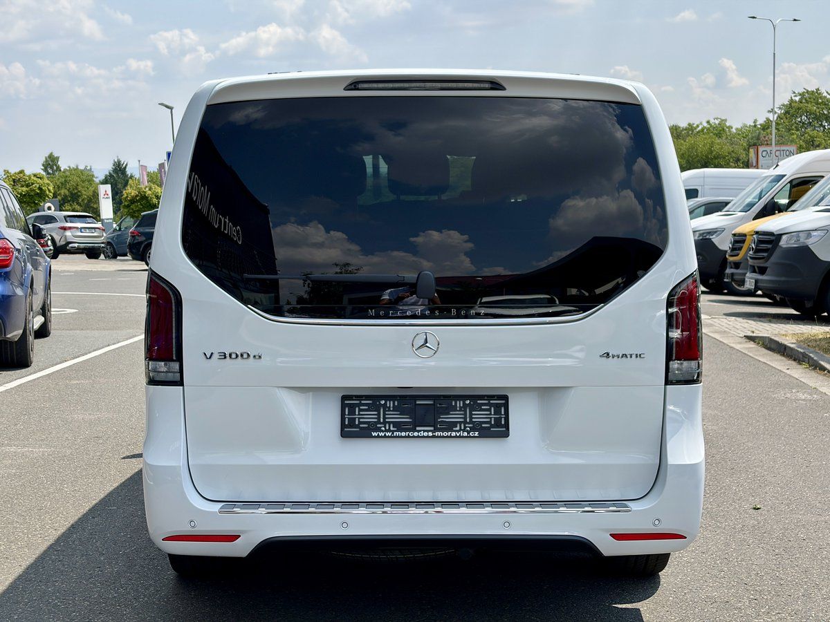 Mercedes-Benz Třídy V, 300d EXCLUSIVE AMG 4M L - fotka 6