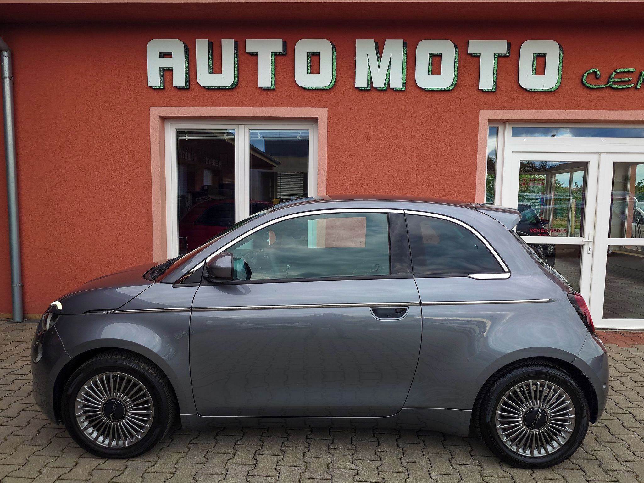 Fiat 500E, 500E 87kw (ODPOČET DPH) - fotka 3
