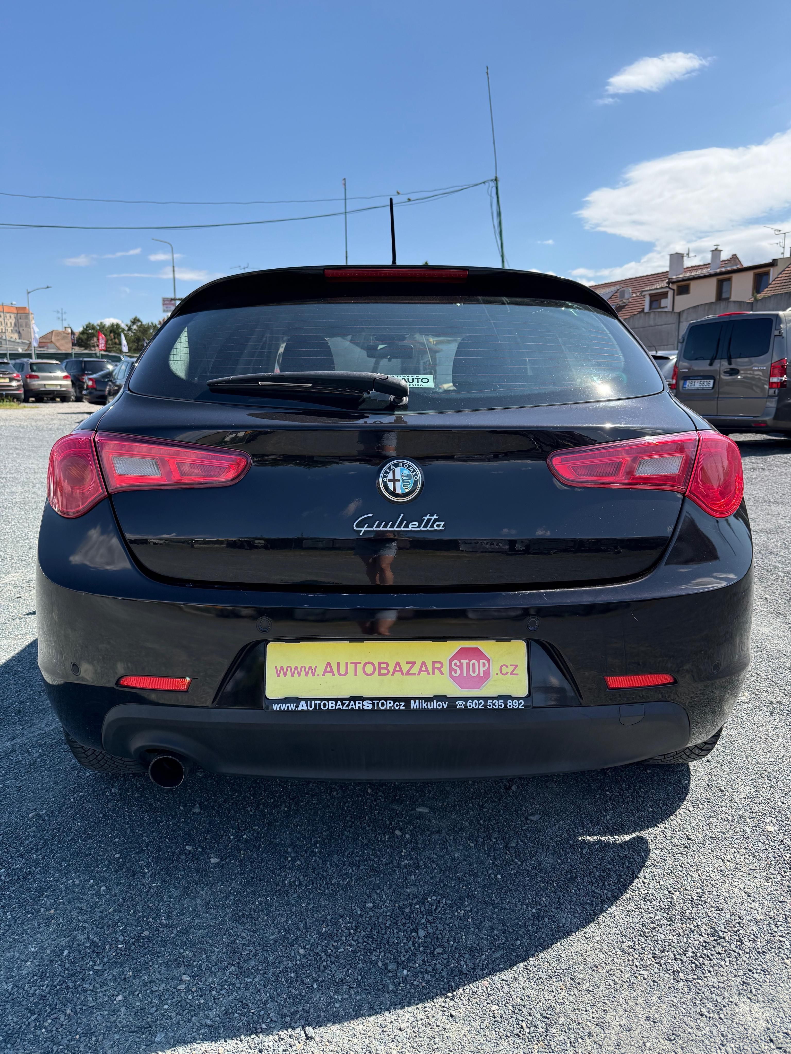 Alfa Romeo Giulietta, 1.6 JTD 77 kW - fotka 5