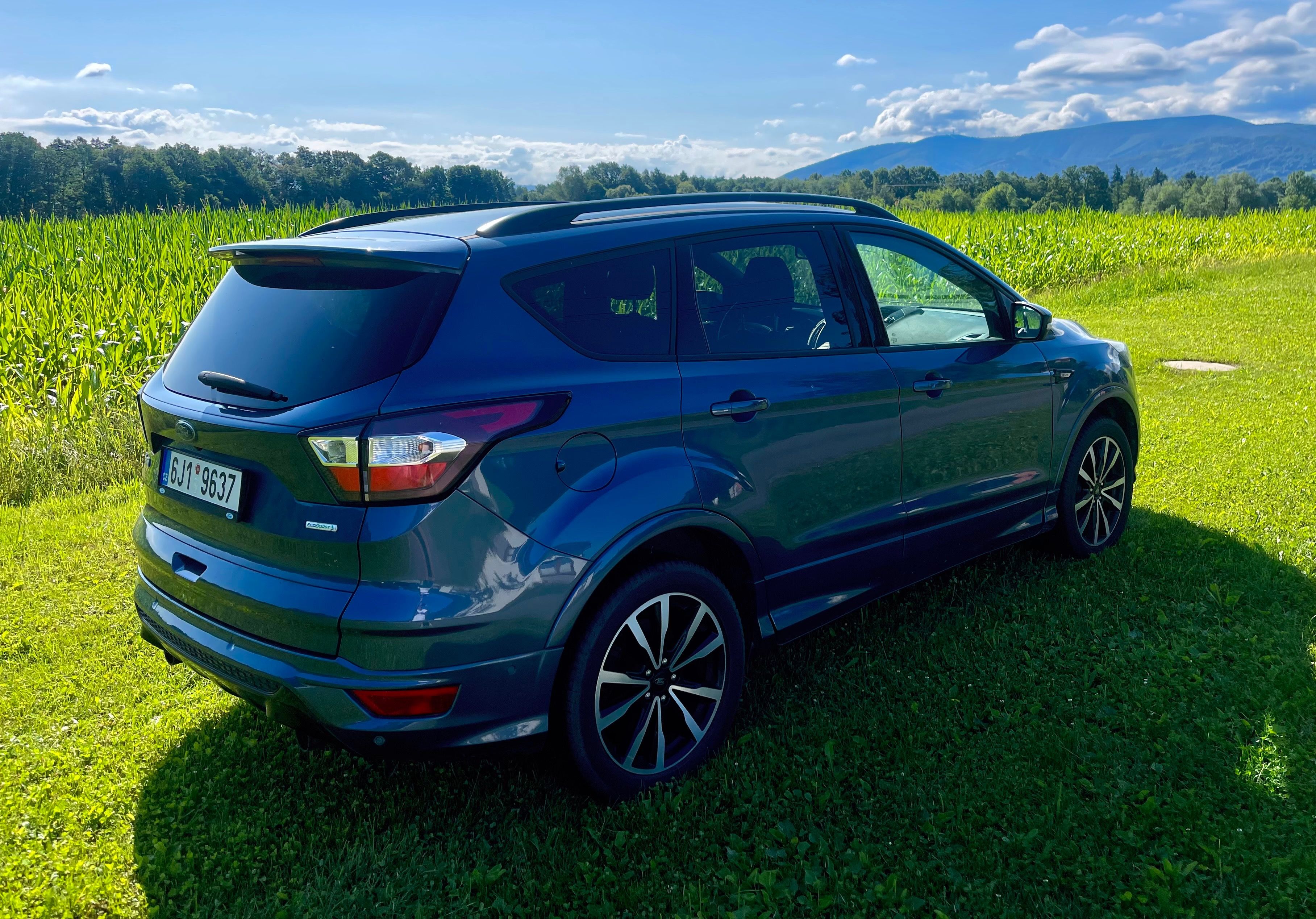 Ford Kuga, Prodám Ford Kuga 1.5 benzín 11 - fotka 5