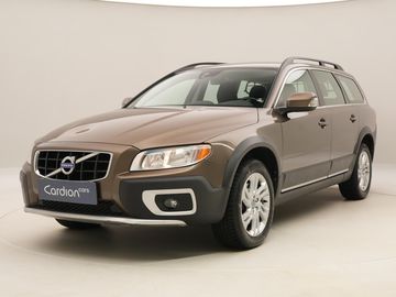 D4 AWD KINETIC AUT CZ