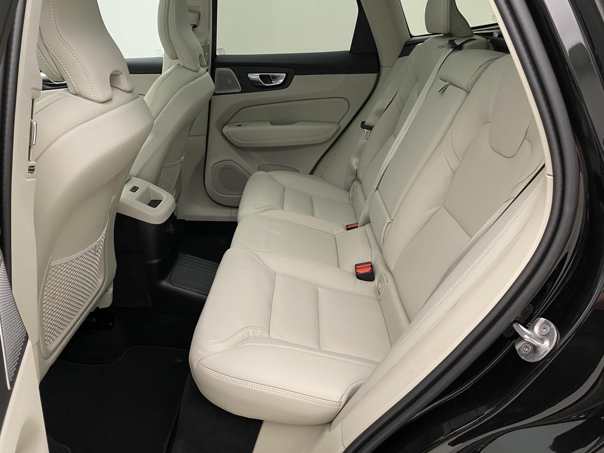 Volvo XC60, T8 AWD RECHARGE DARK ULTRA CZ - fotka 5