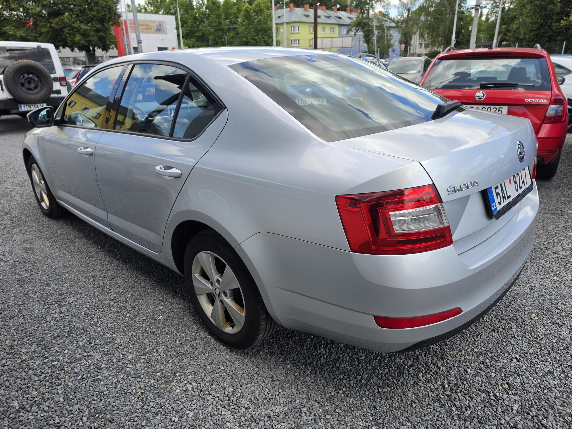 Škoda Octavia, 1.6 TDI DSG - fotka 3