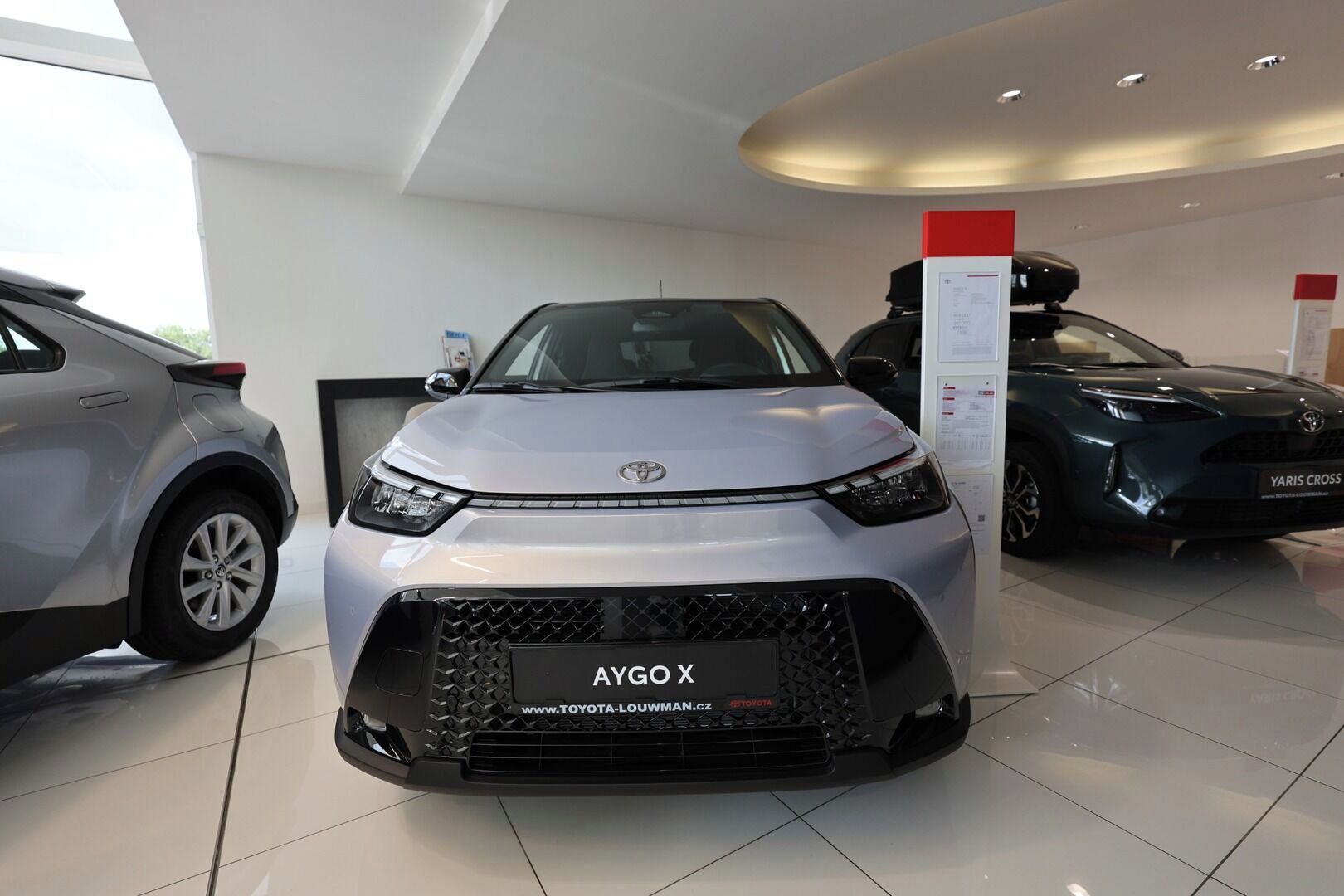 Toyota Aygo, Hybrid 1.5 Style e-CVT - fotka 2