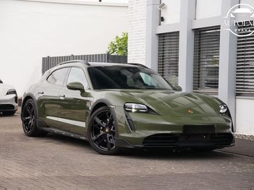 4 Cross Turismo