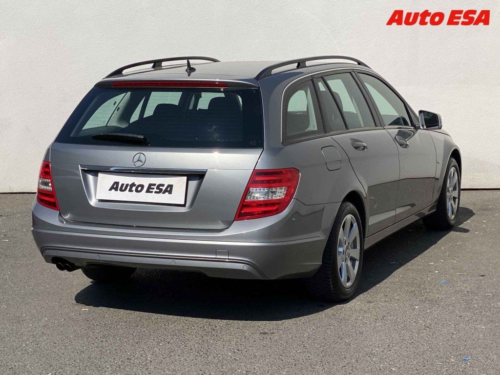 Mercedes-Benz Třídy C, 2.1 C200T - fotka 4