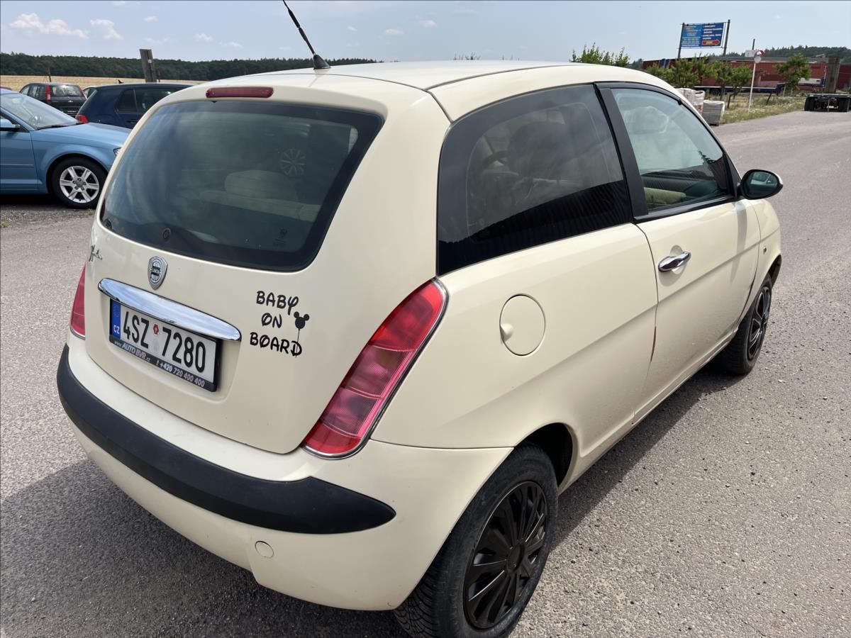 Lancia Y, 1,2 i STK 9/2027  Ypsilon - fotka 6